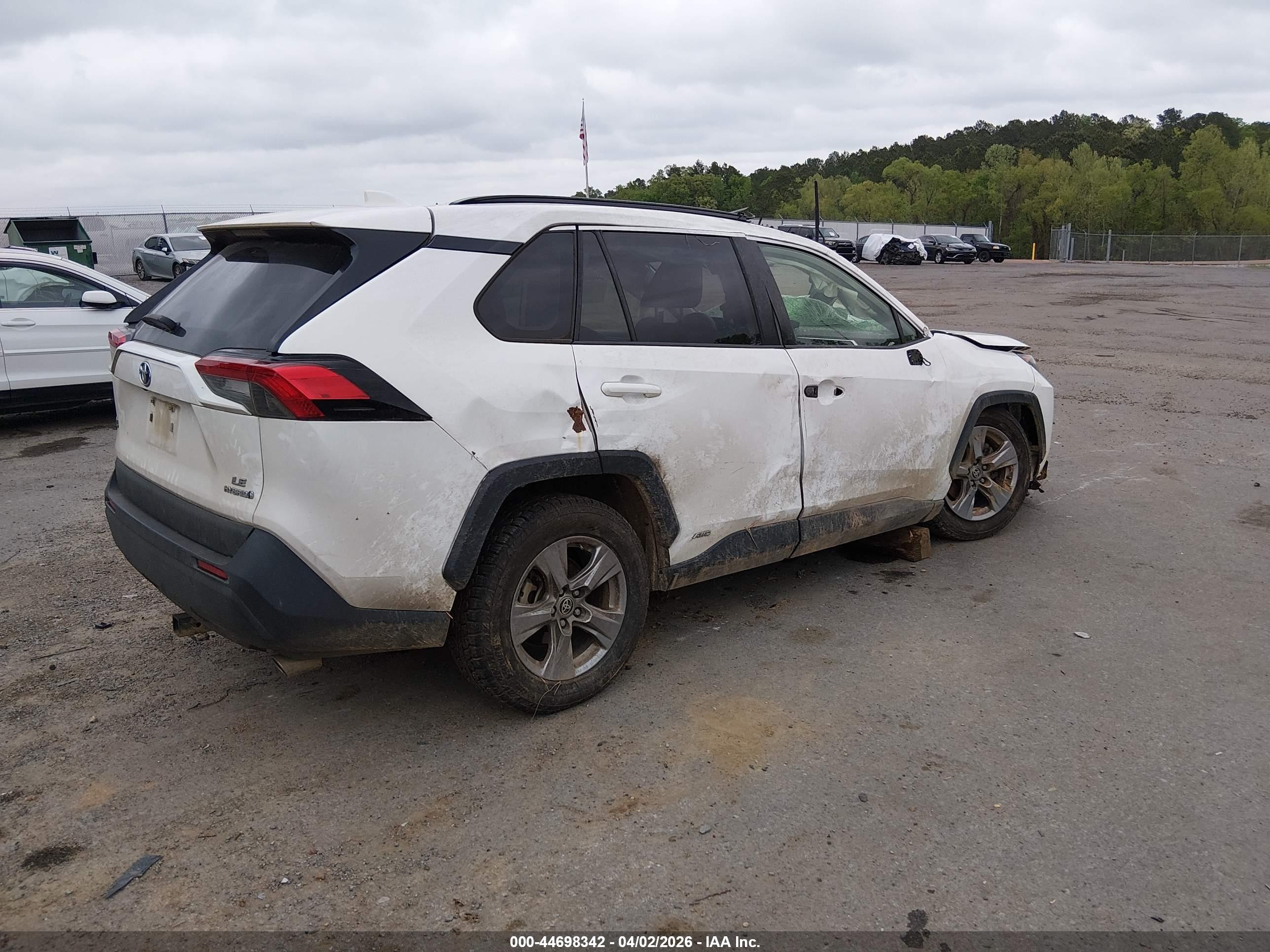TOYOTA RAV4 image 4