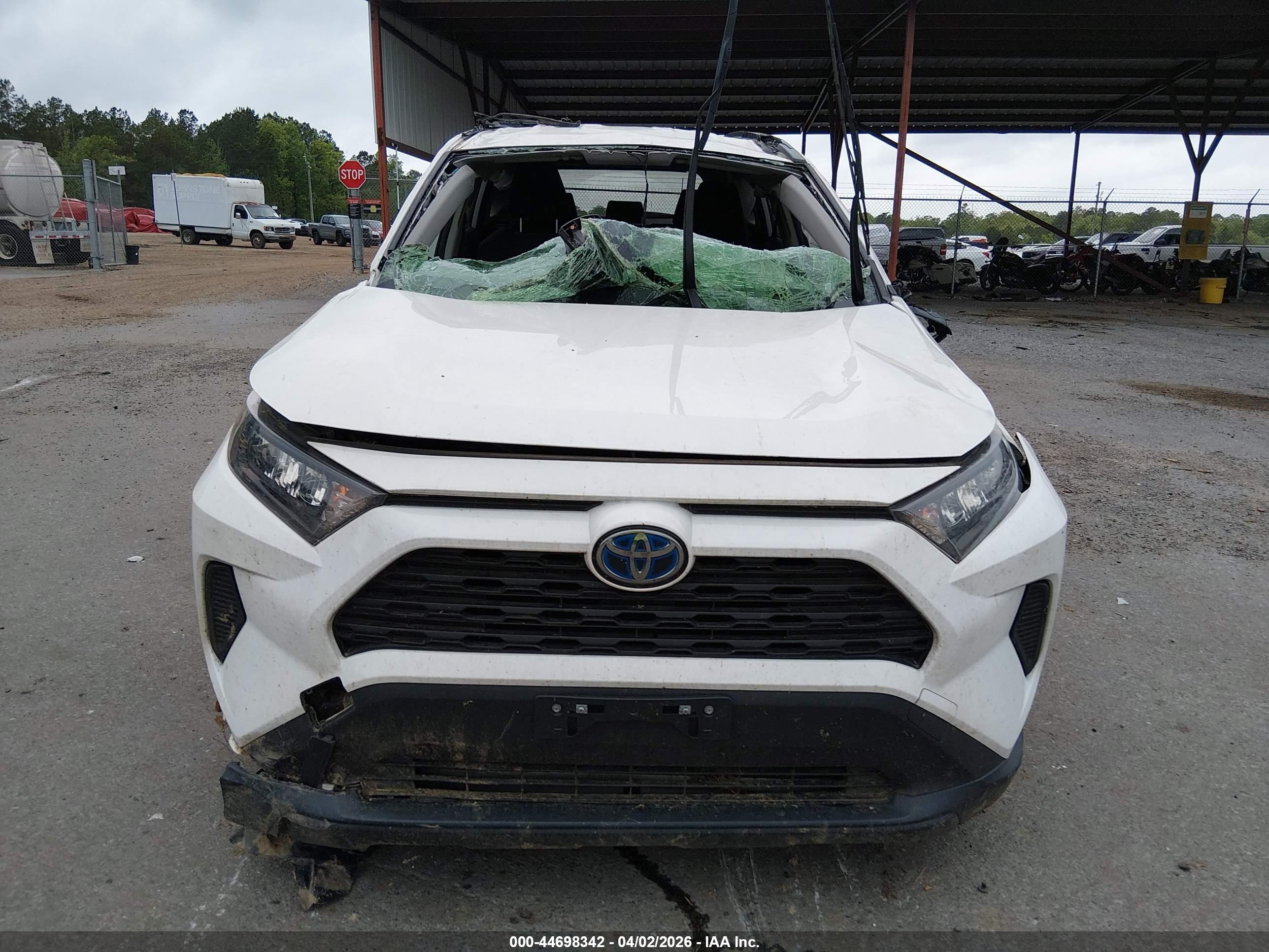 TOYOTA RAV4 image 6