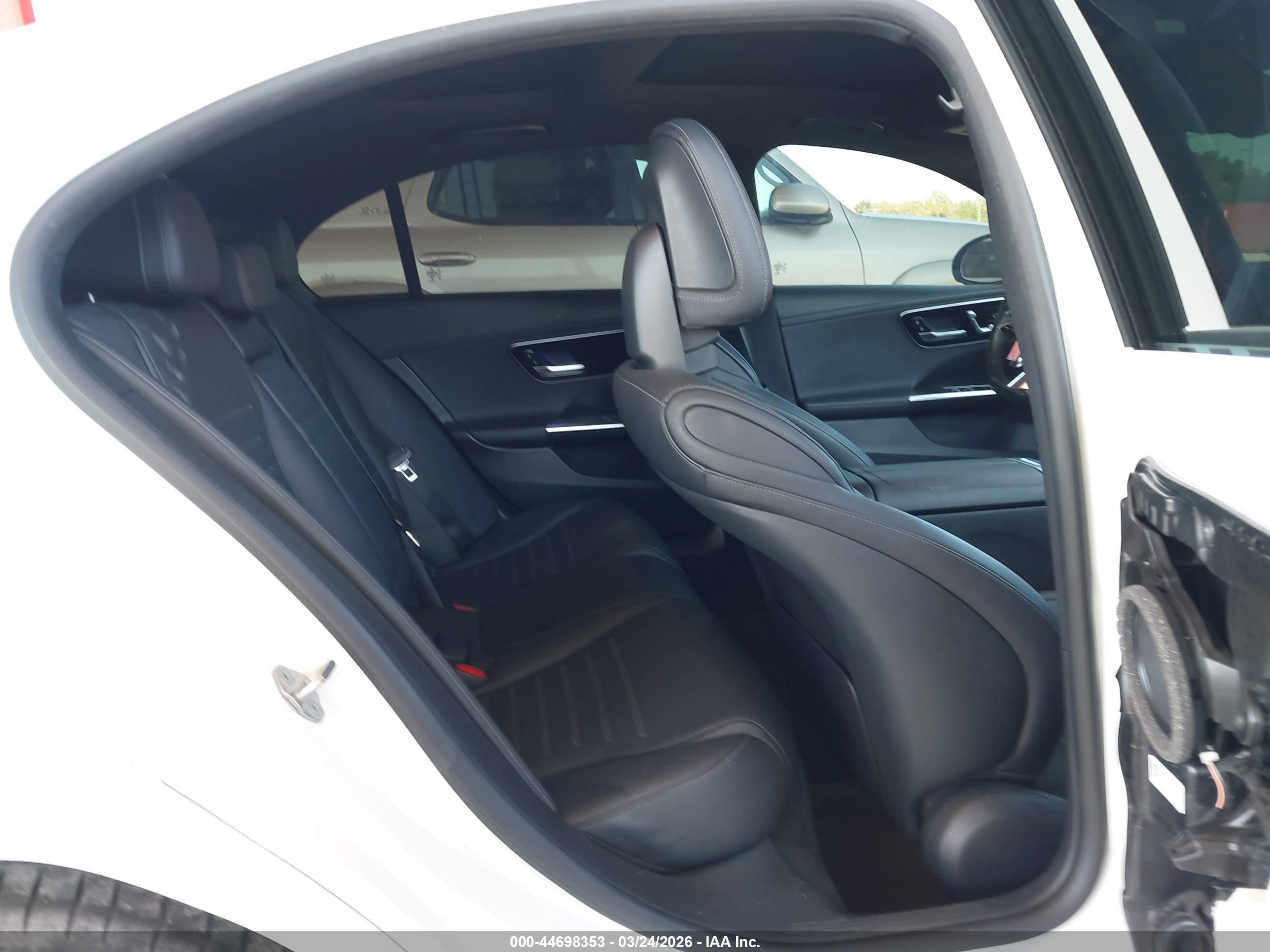 MERCEDES-BENZ C image 8