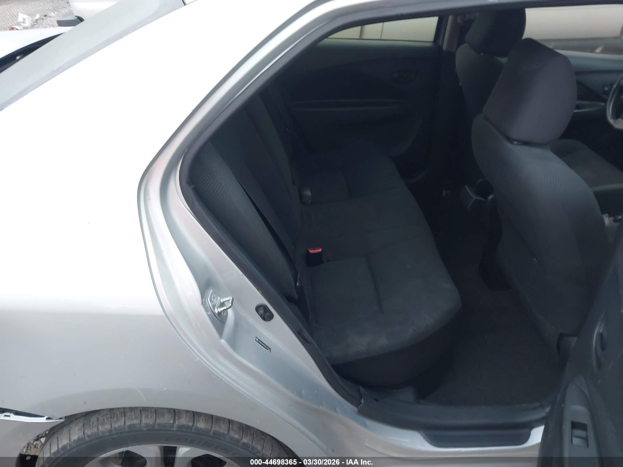 TOYOTA YARIS image 8