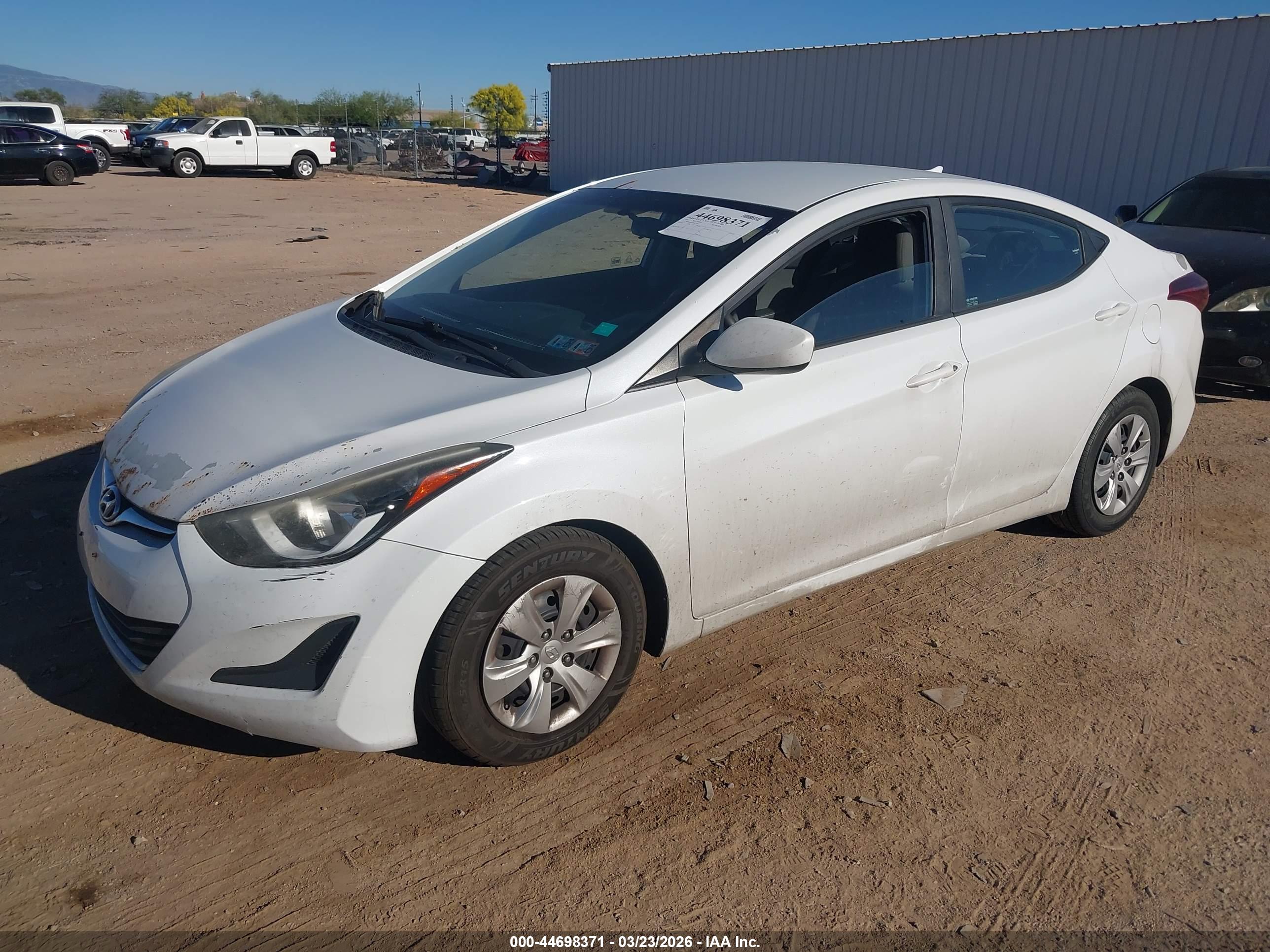 HYUNDAI ELANTRA image 2