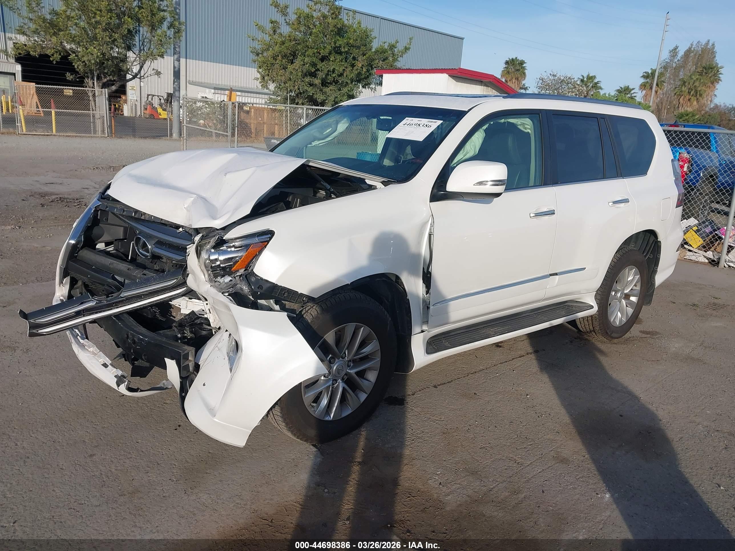 LEXUS GX image 2