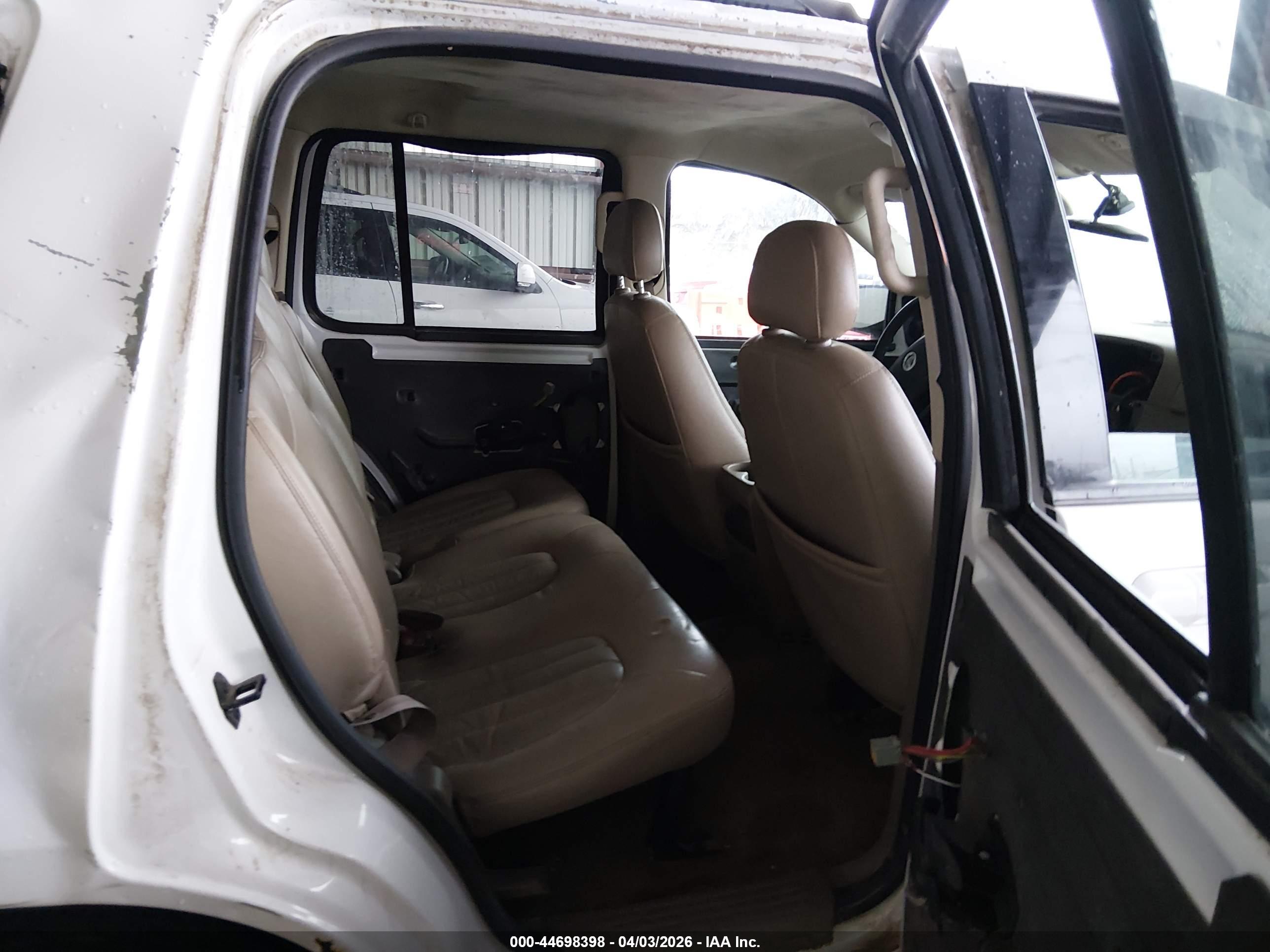 MERCURY MOUNTAINEER image 8