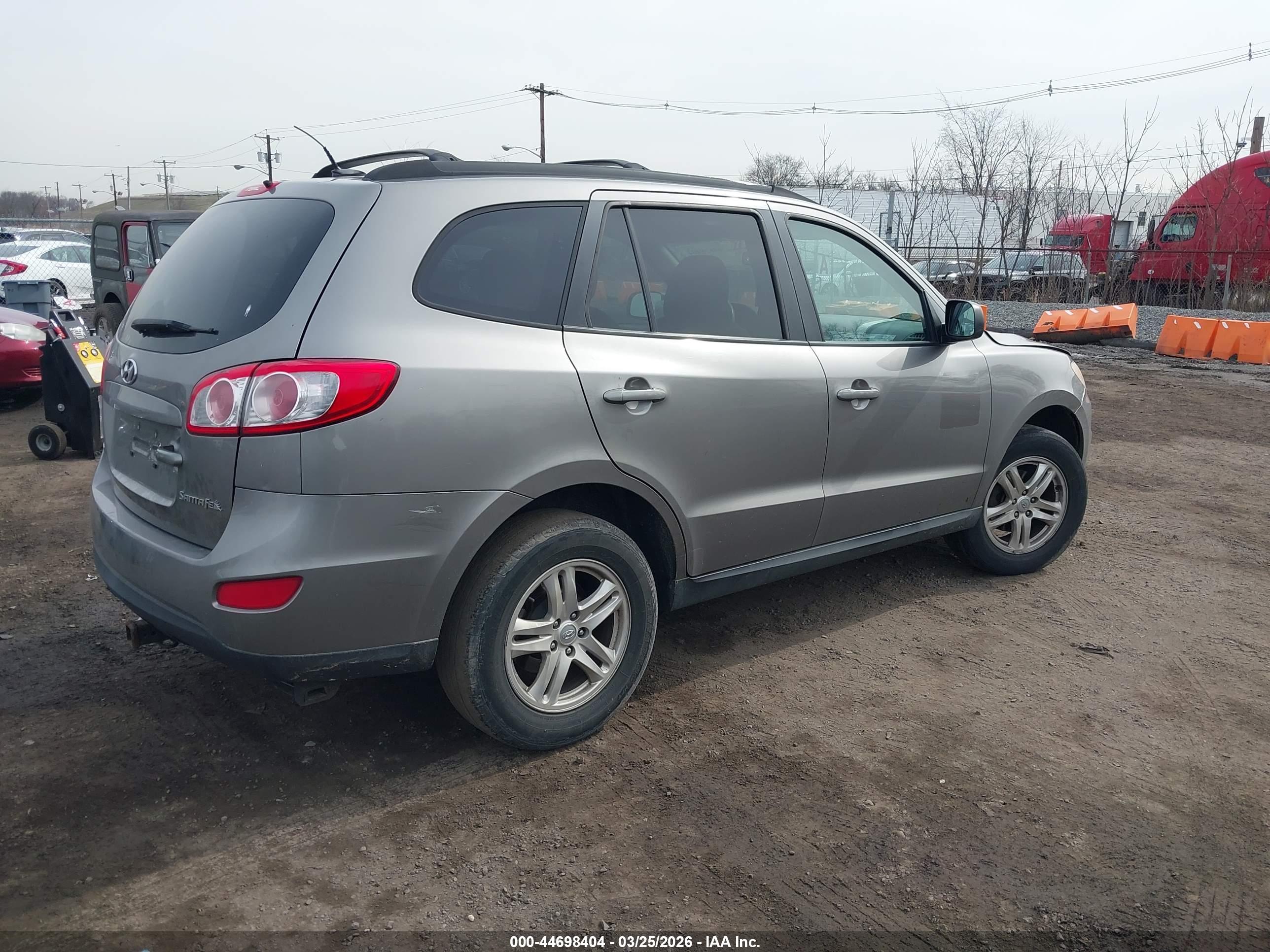 HYUNDAI SANTA image 4