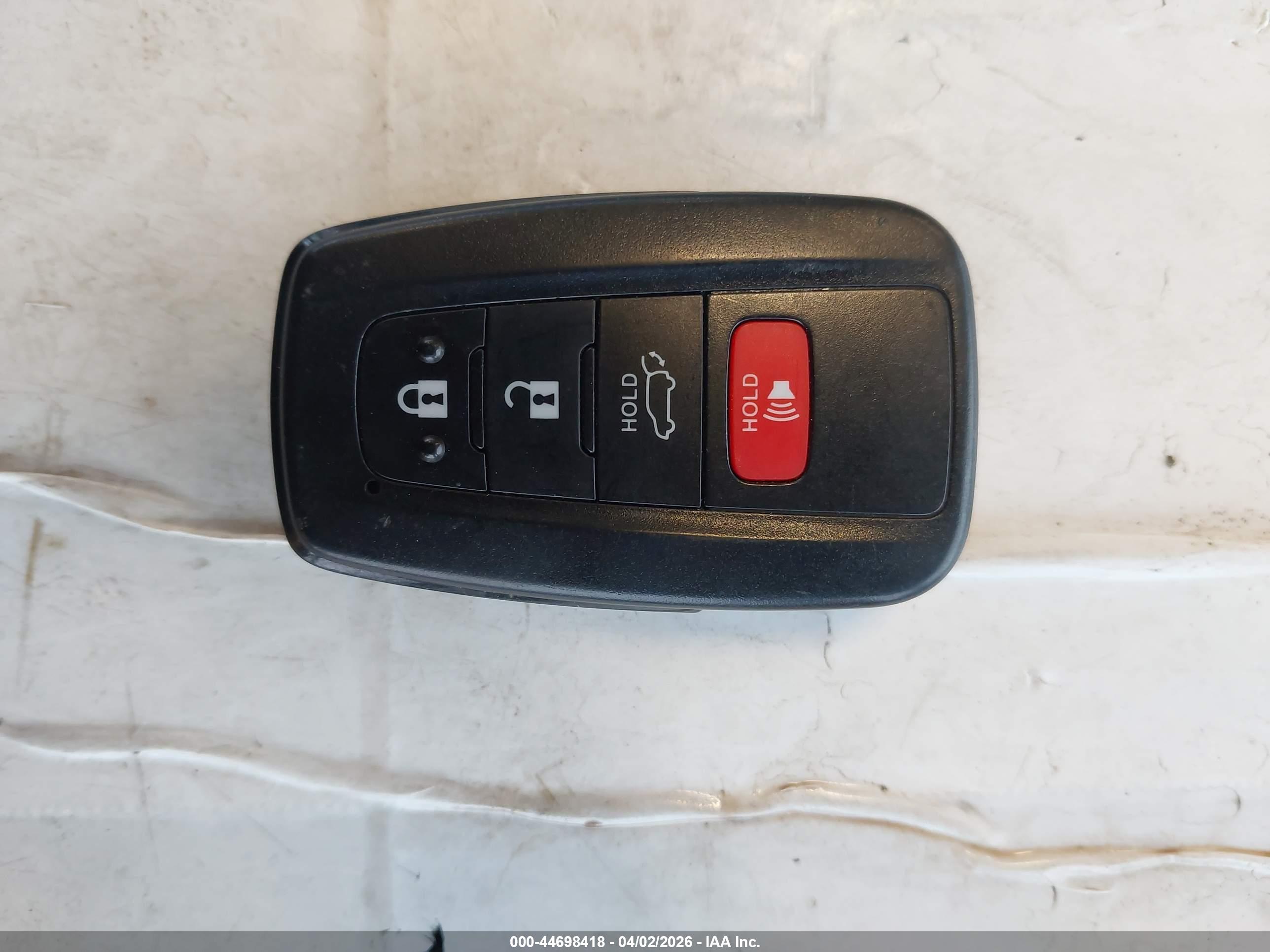 TOYOTA RAV4 image 11