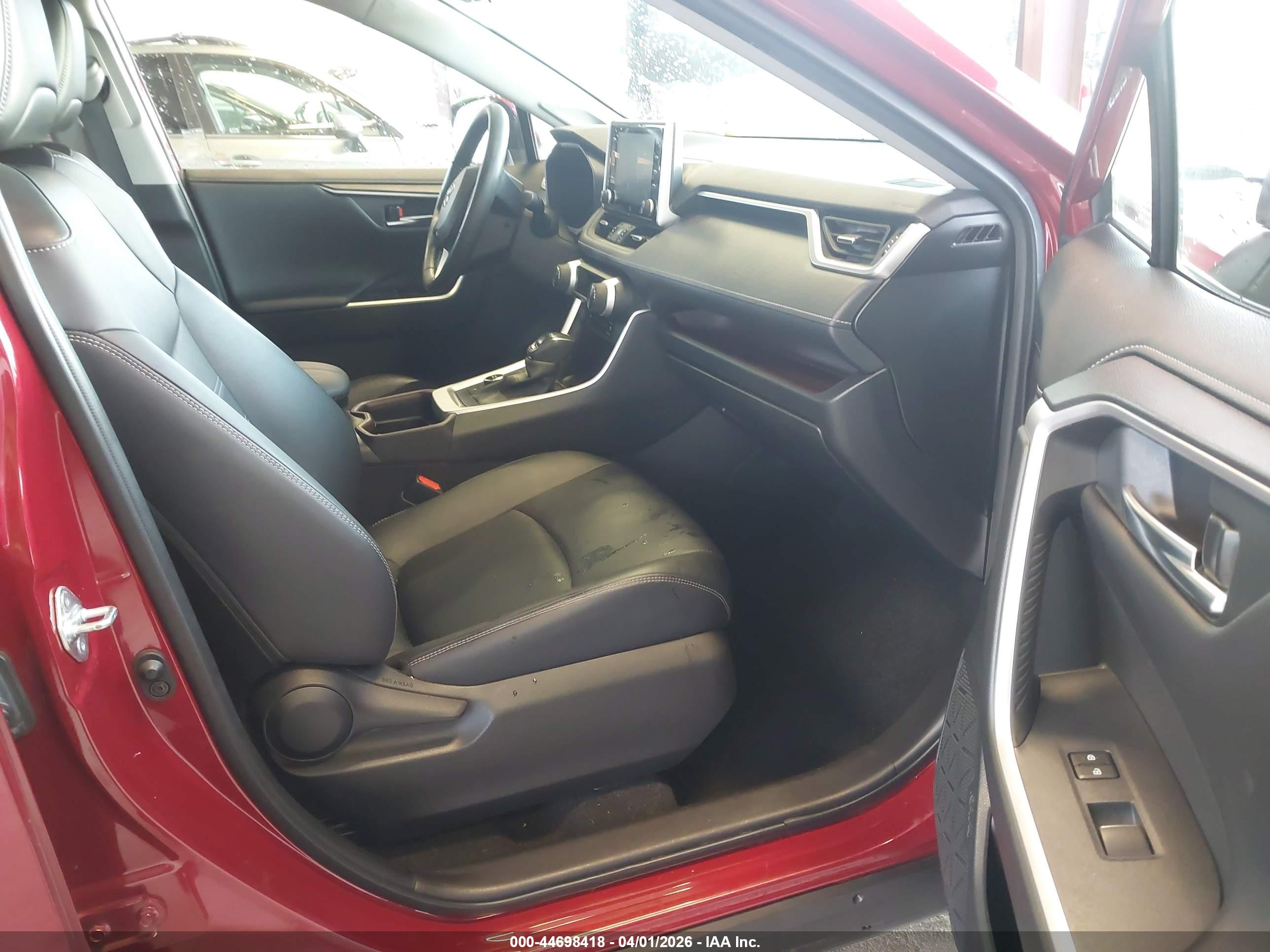 TOYOTA RAV4 image 5