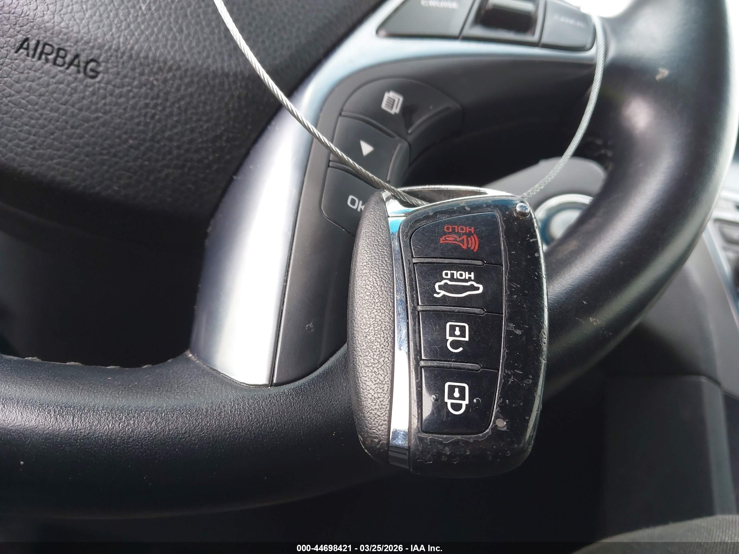 HYUNDAI AZERA image 11