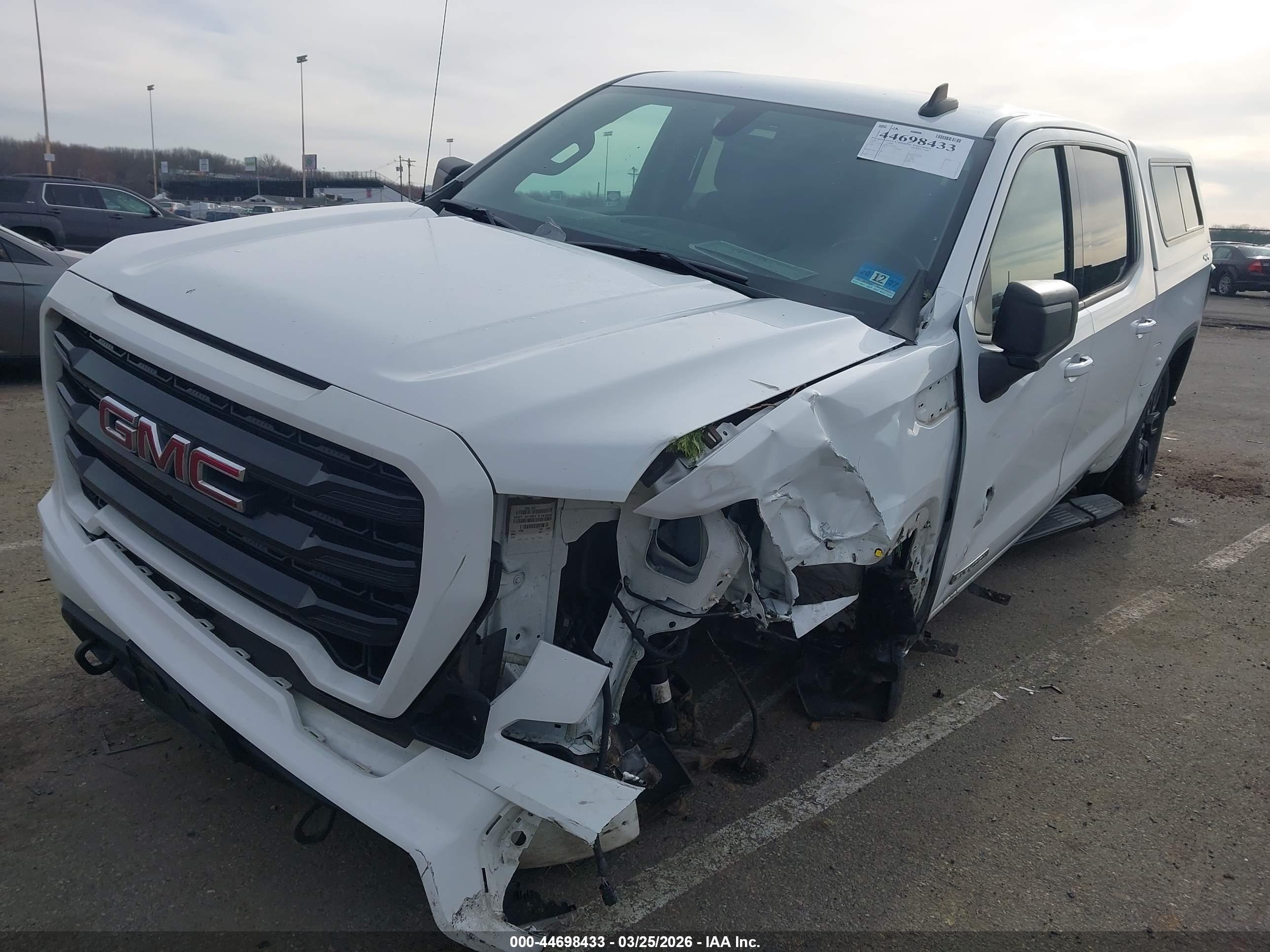 GMC SIERRA image 2