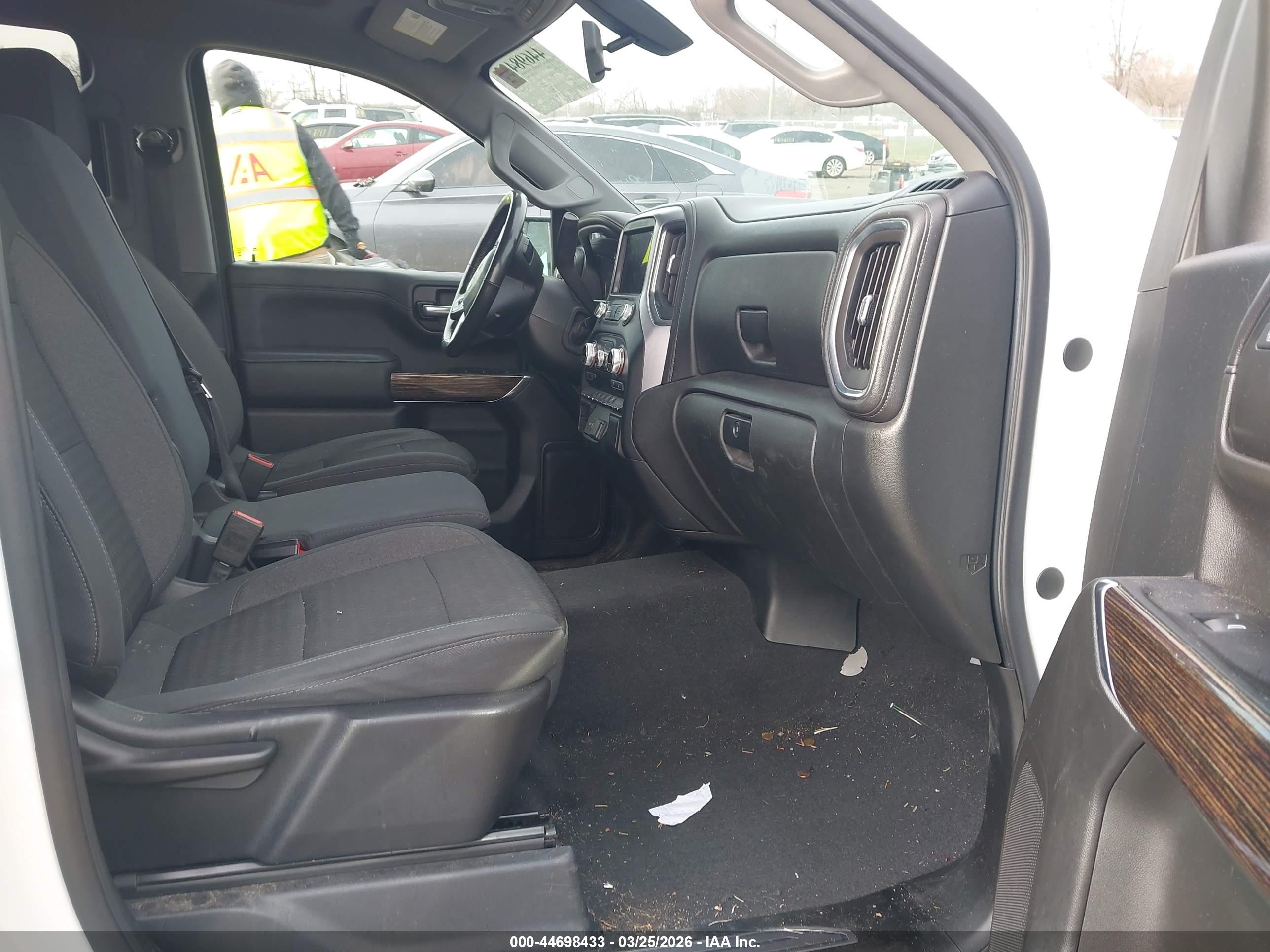 GMC SIERRA image 5
