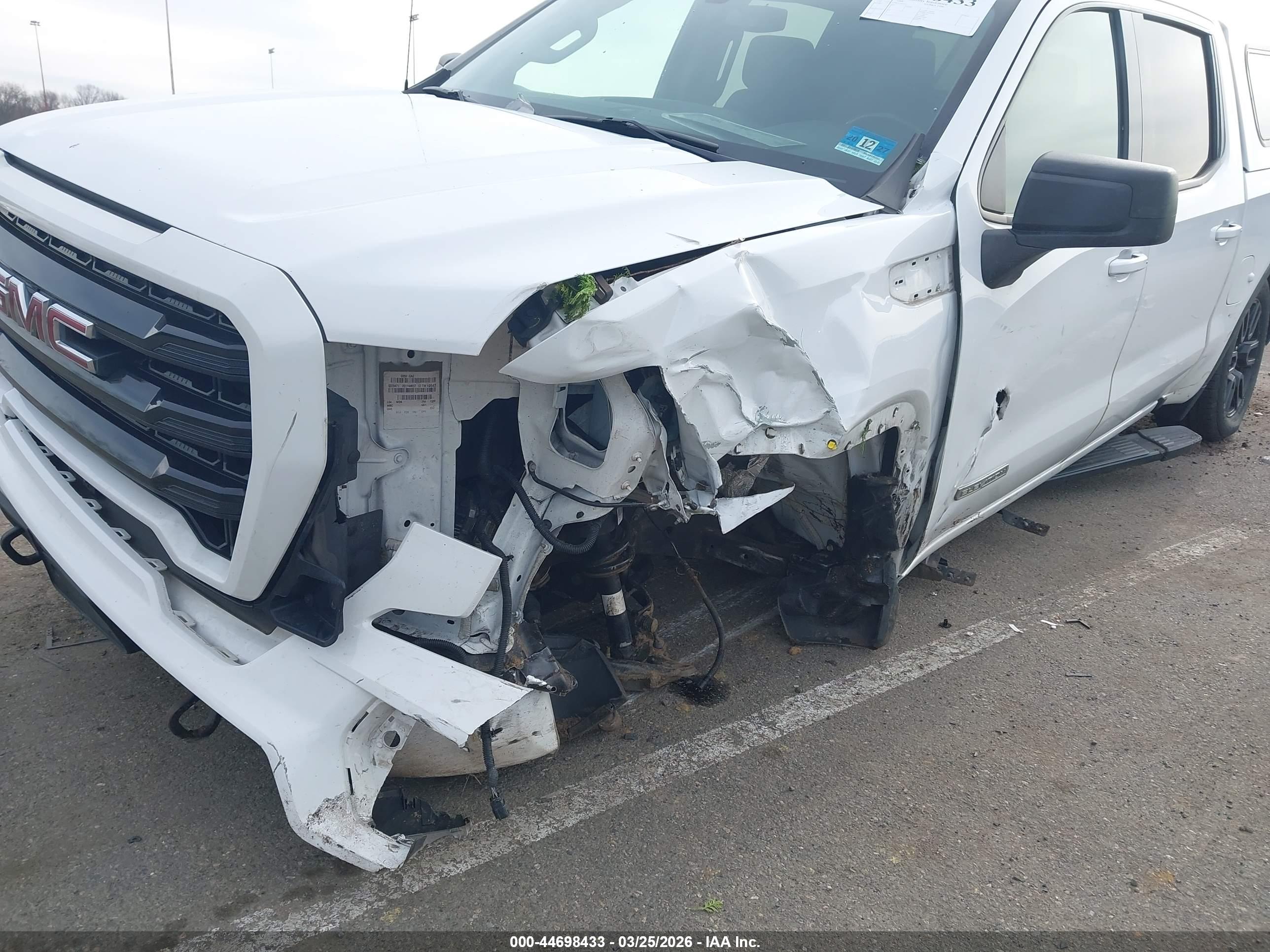GMC SIERRA image 6