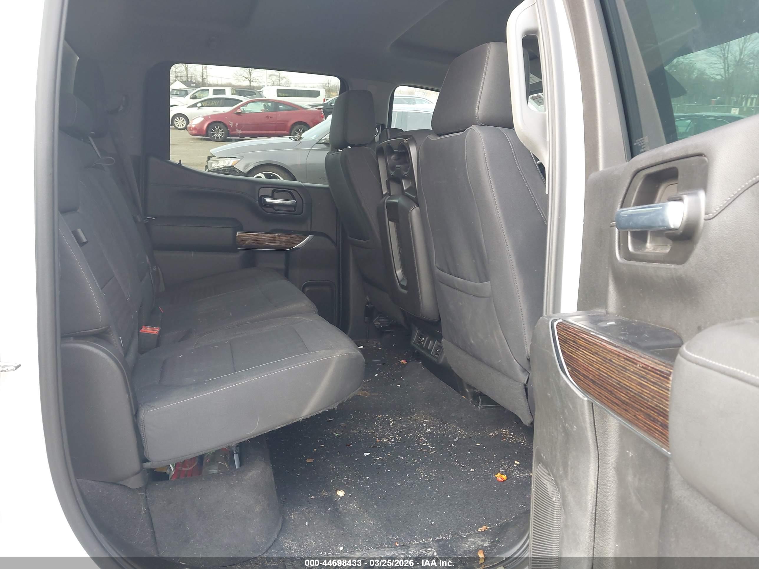 GMC SIERRA image 8