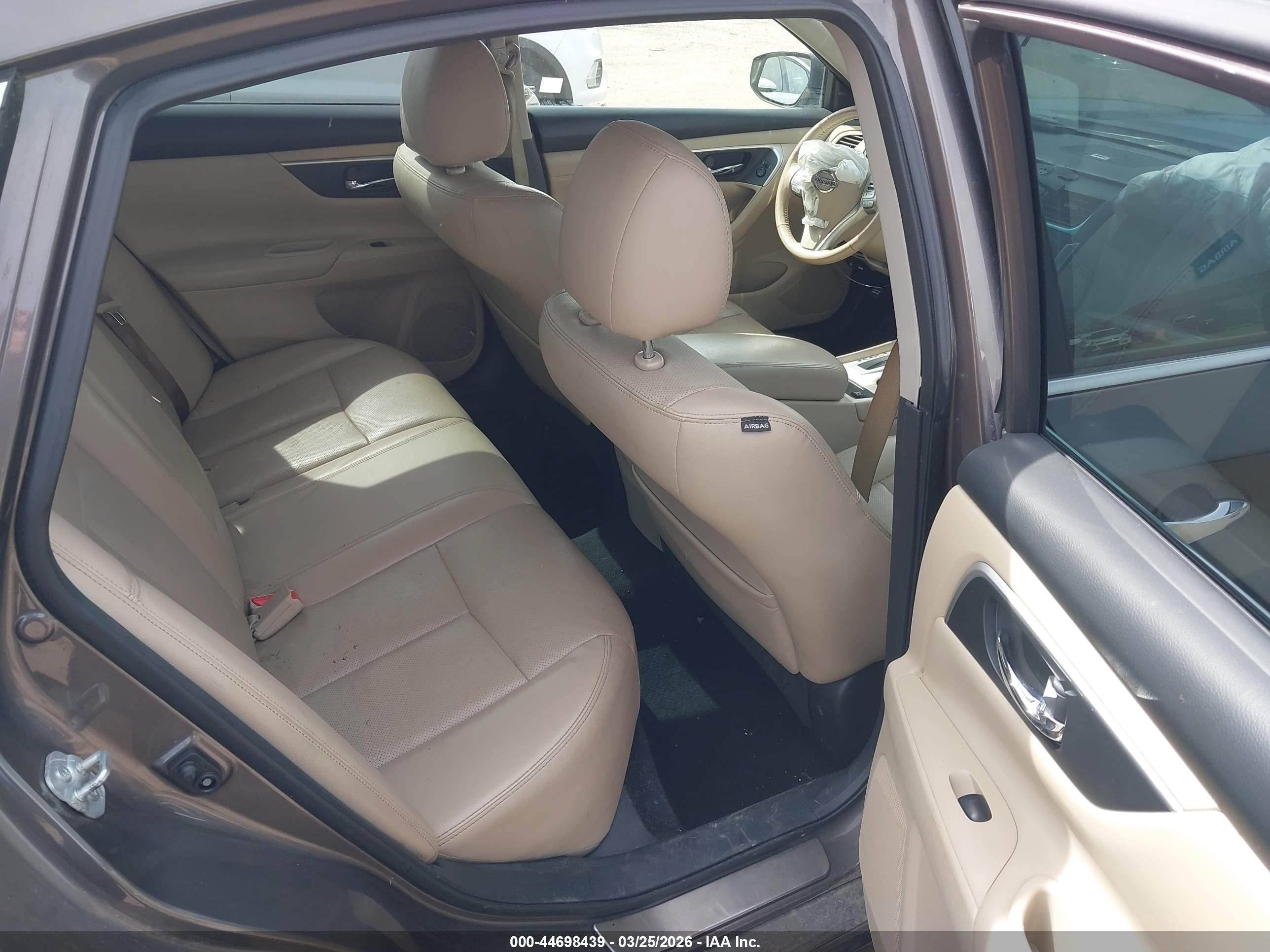 NISSAN ALTIMA image 8