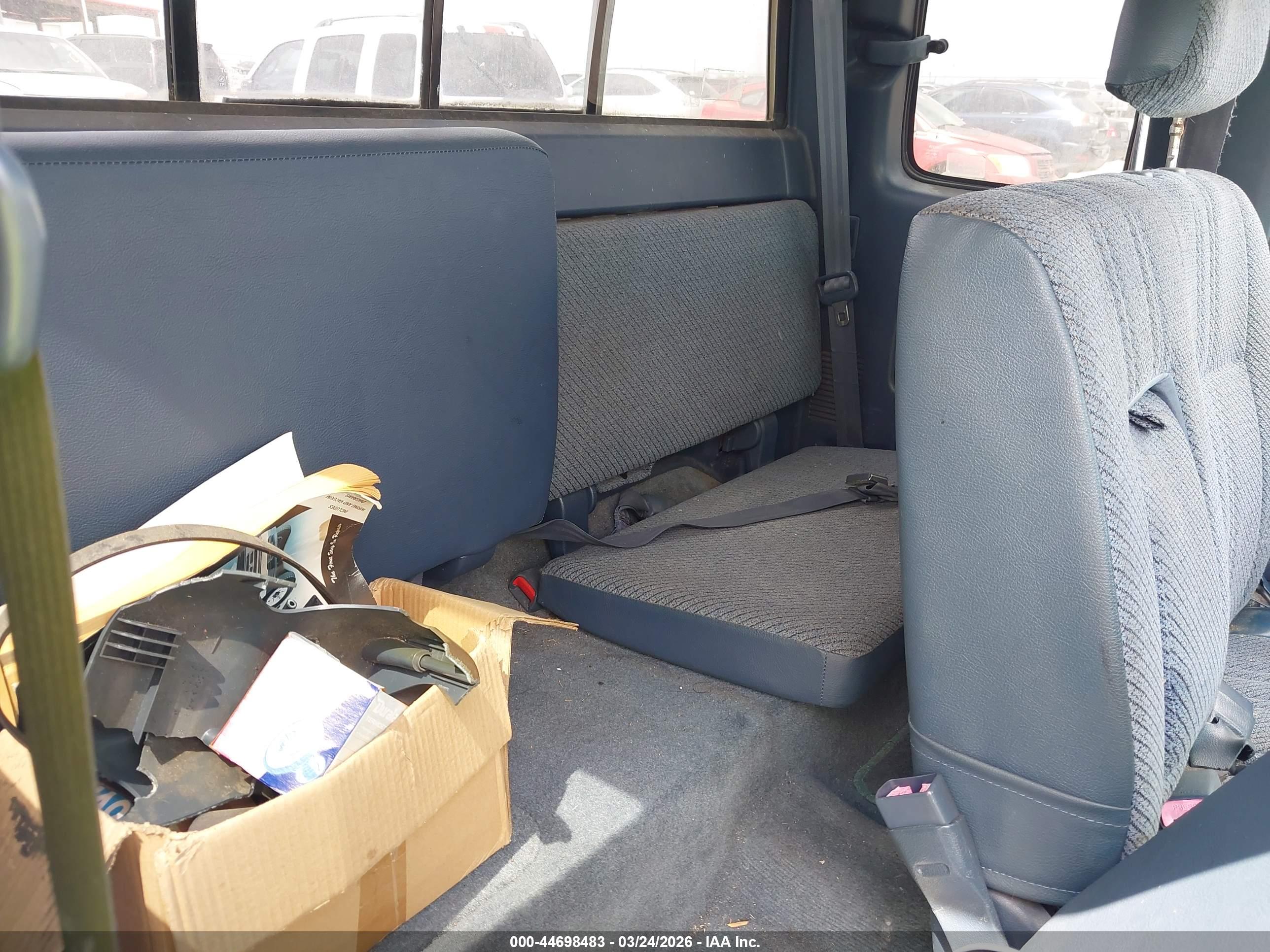 TOYOTA T100 image 8