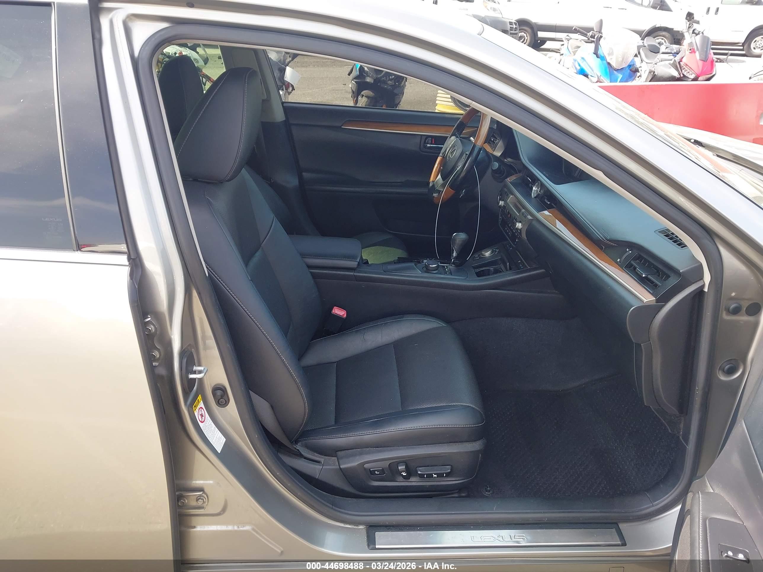 LEXUS ES image 5