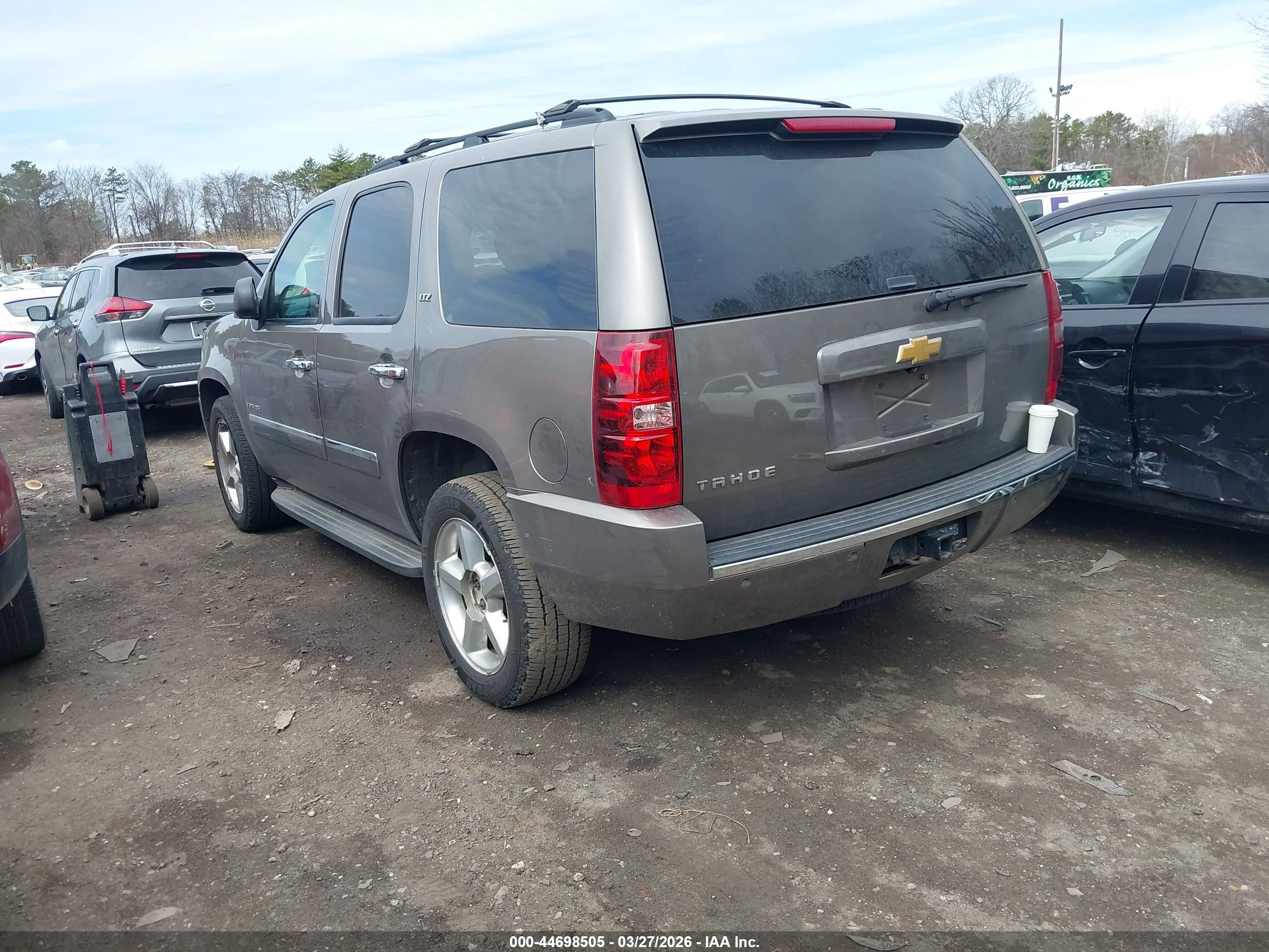 CHEVROLET TAHOE image 3