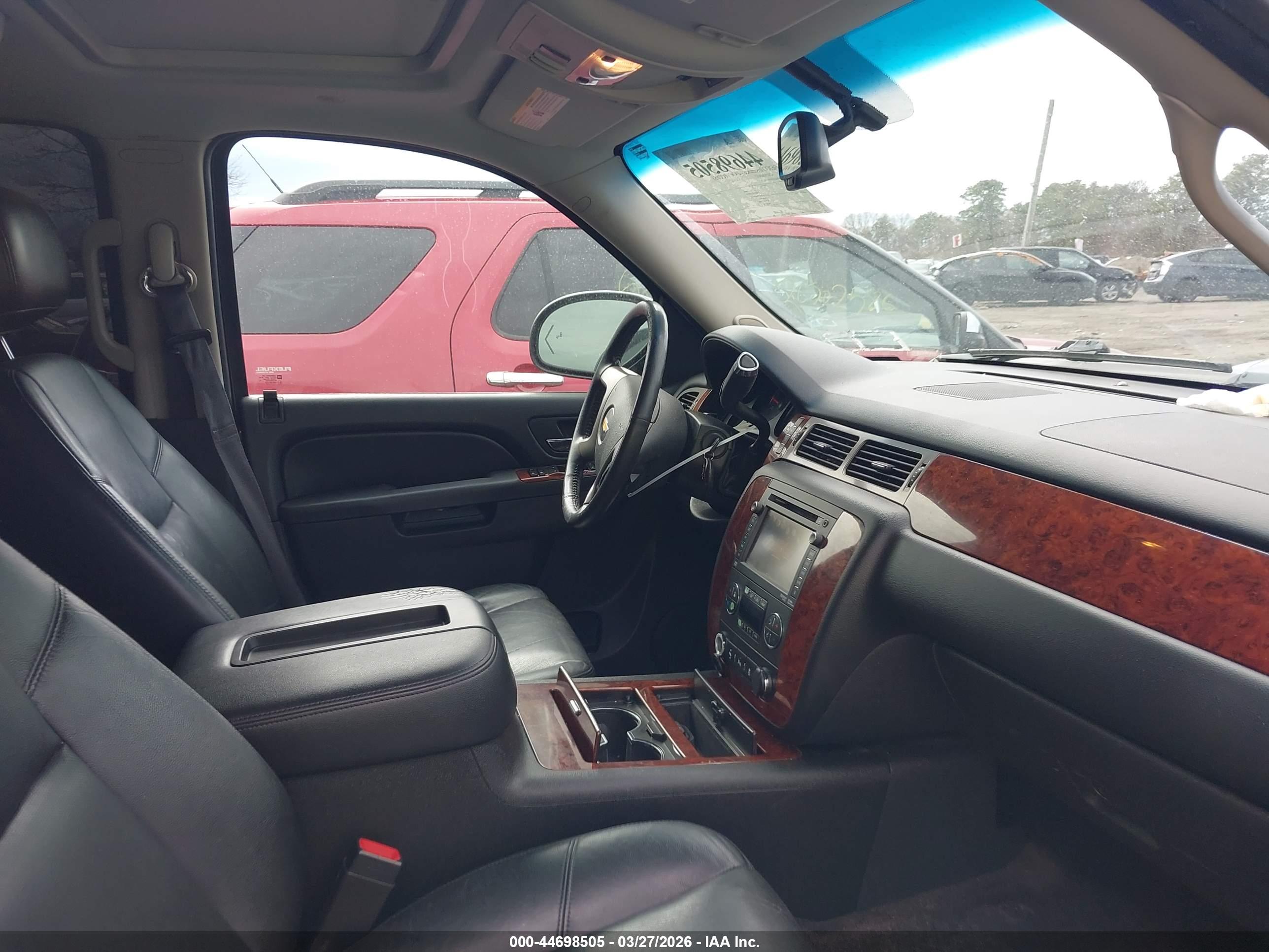 CHEVROLET TAHOE image 5