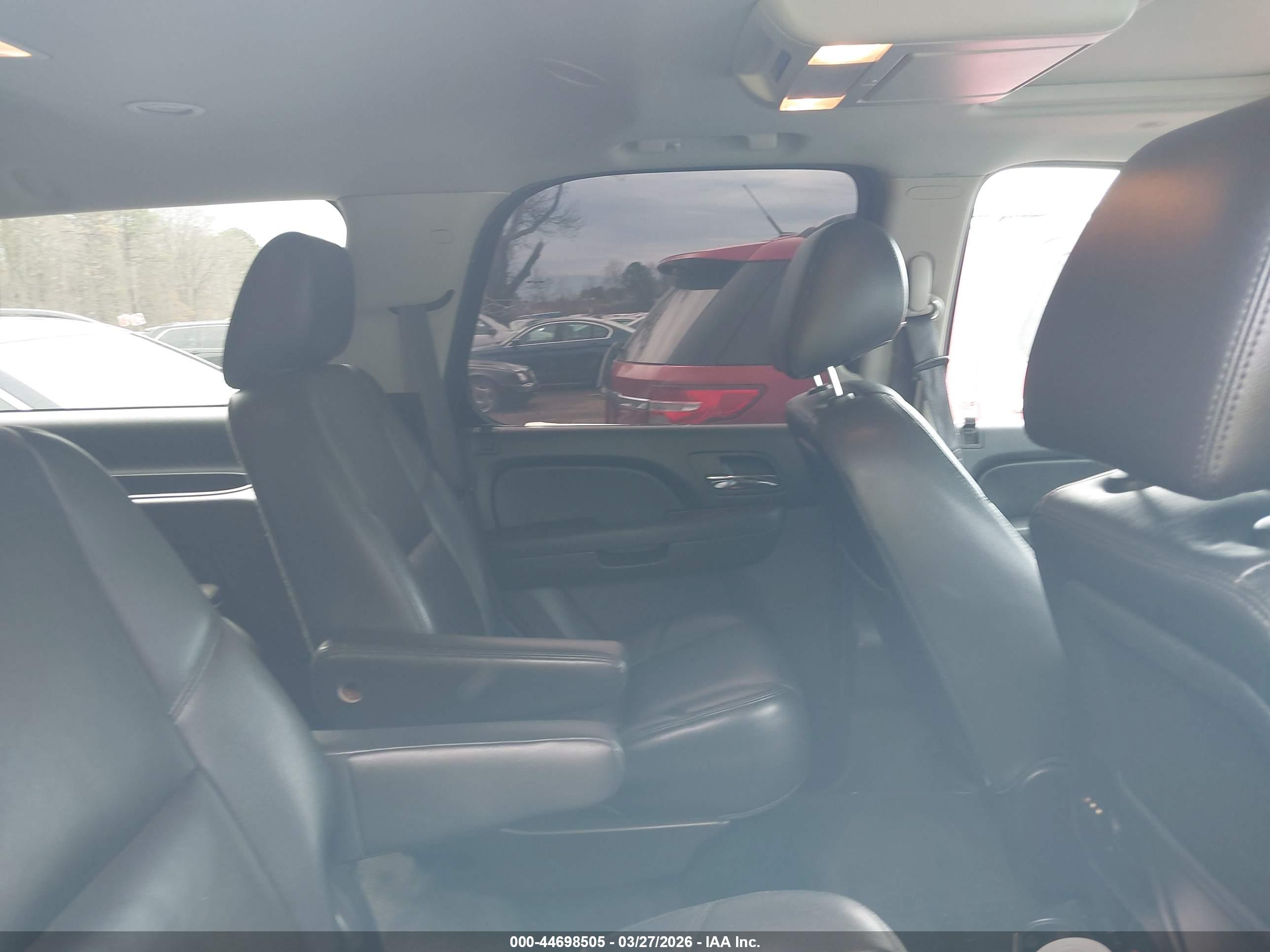 CHEVROLET TAHOE image 8
