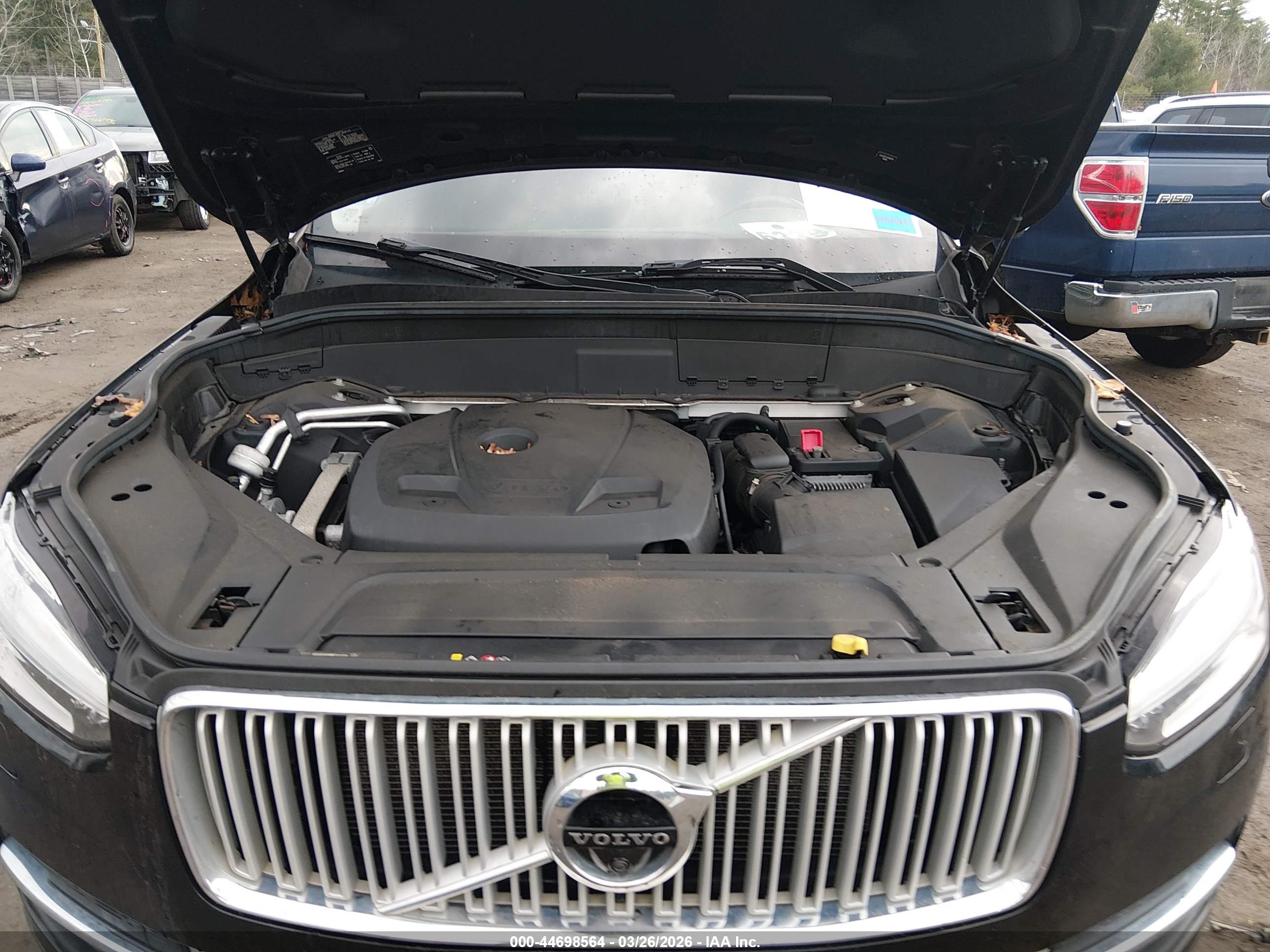 VOLVO XC90 image 10