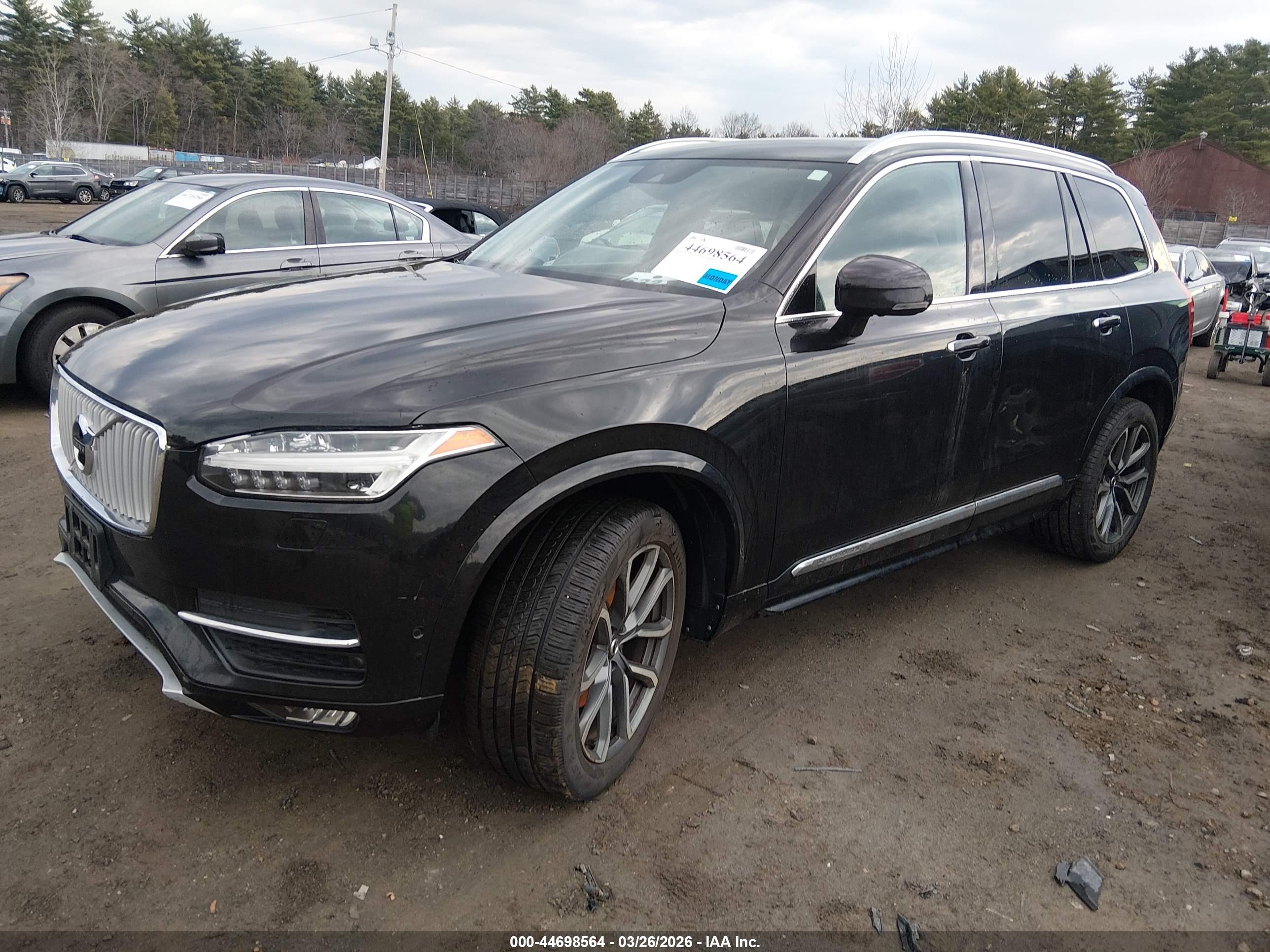 VOLVO XC90 image 2