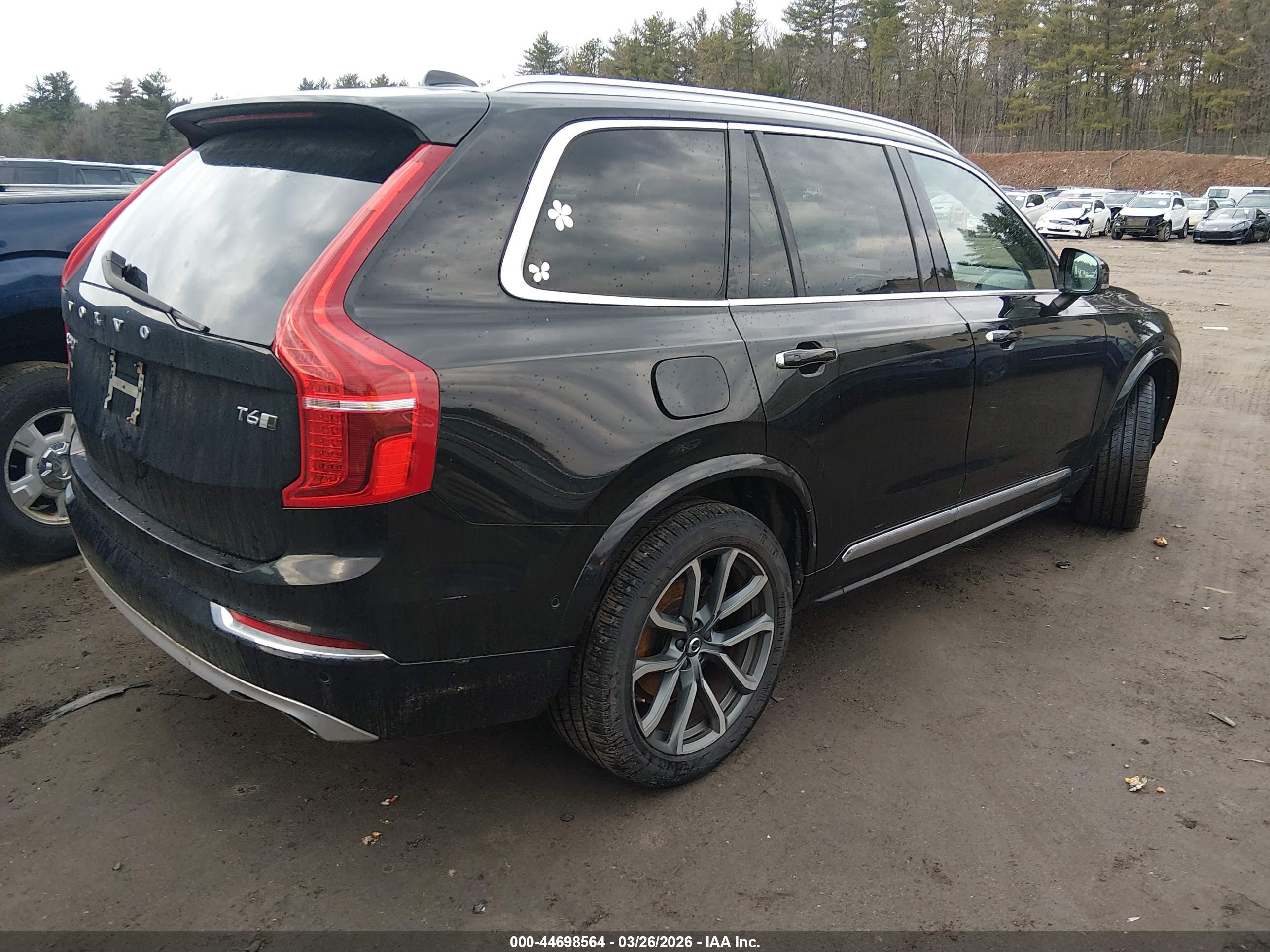 VOLVO XC90 image 4