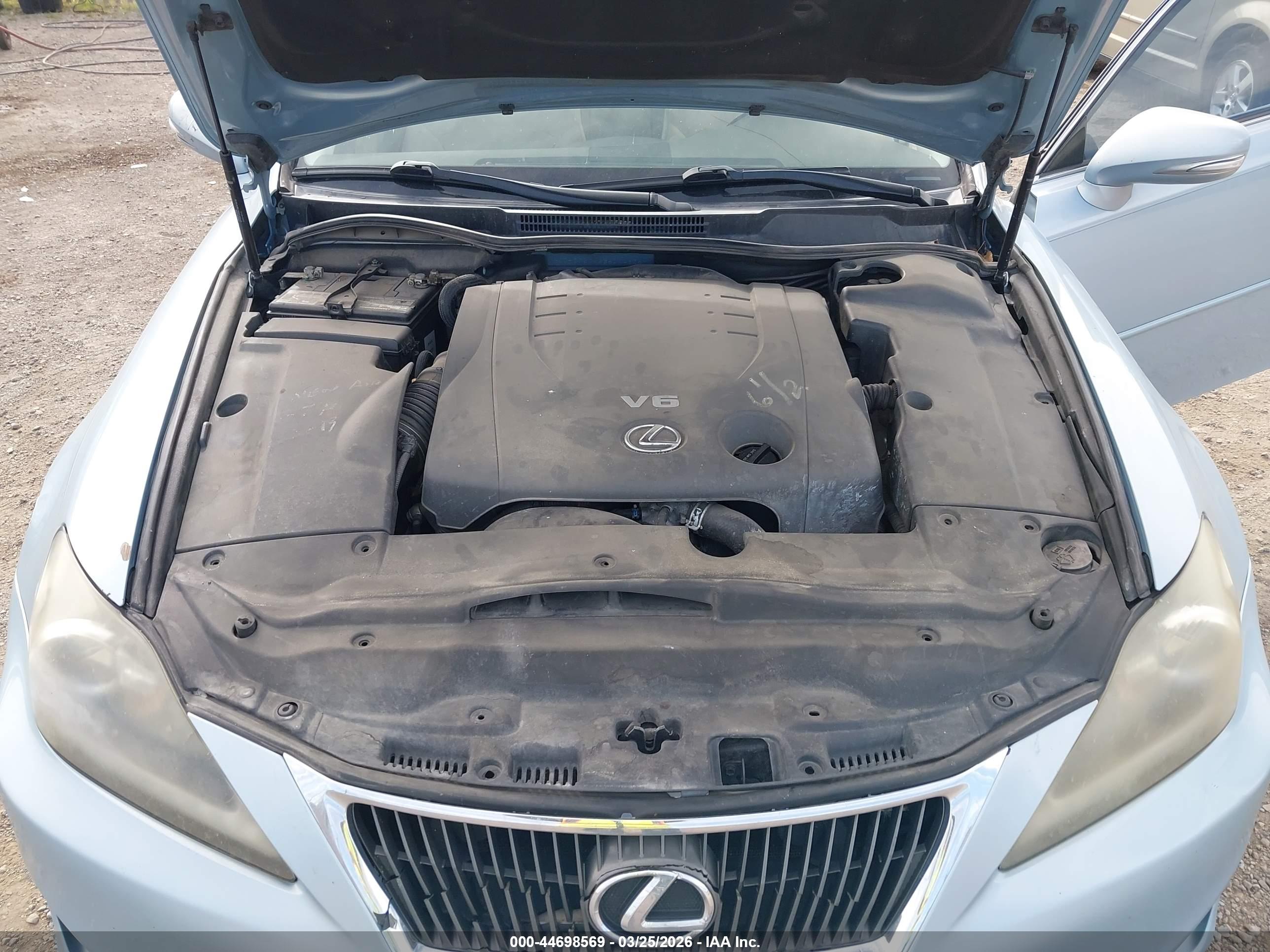 LEXUS IS image 10