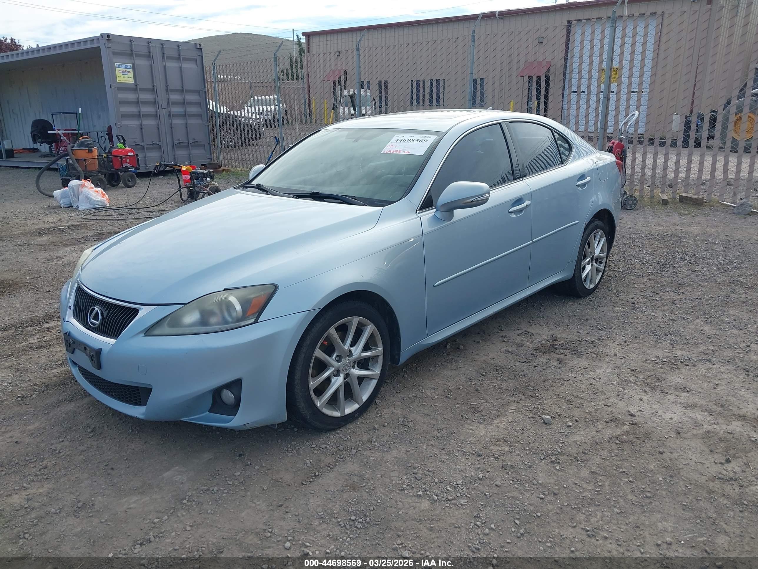 LEXUS IS image 2