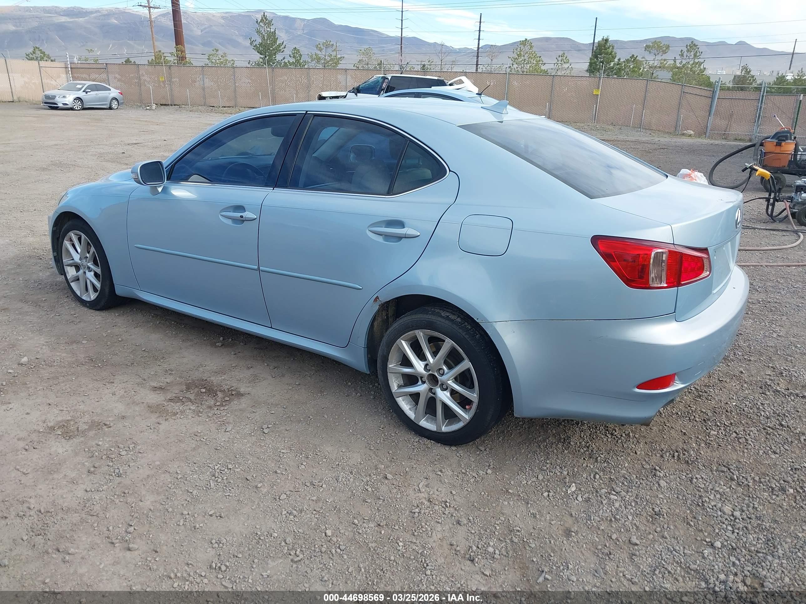 LEXUS IS image 3