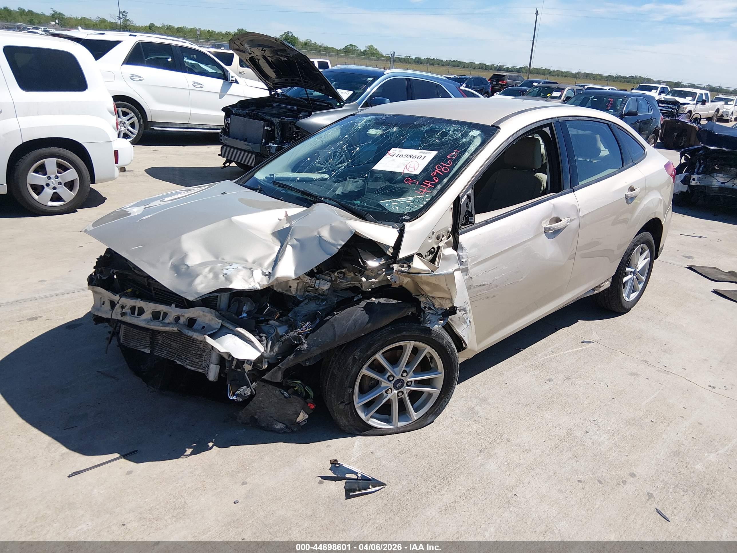 FORD FOCUS image 2
