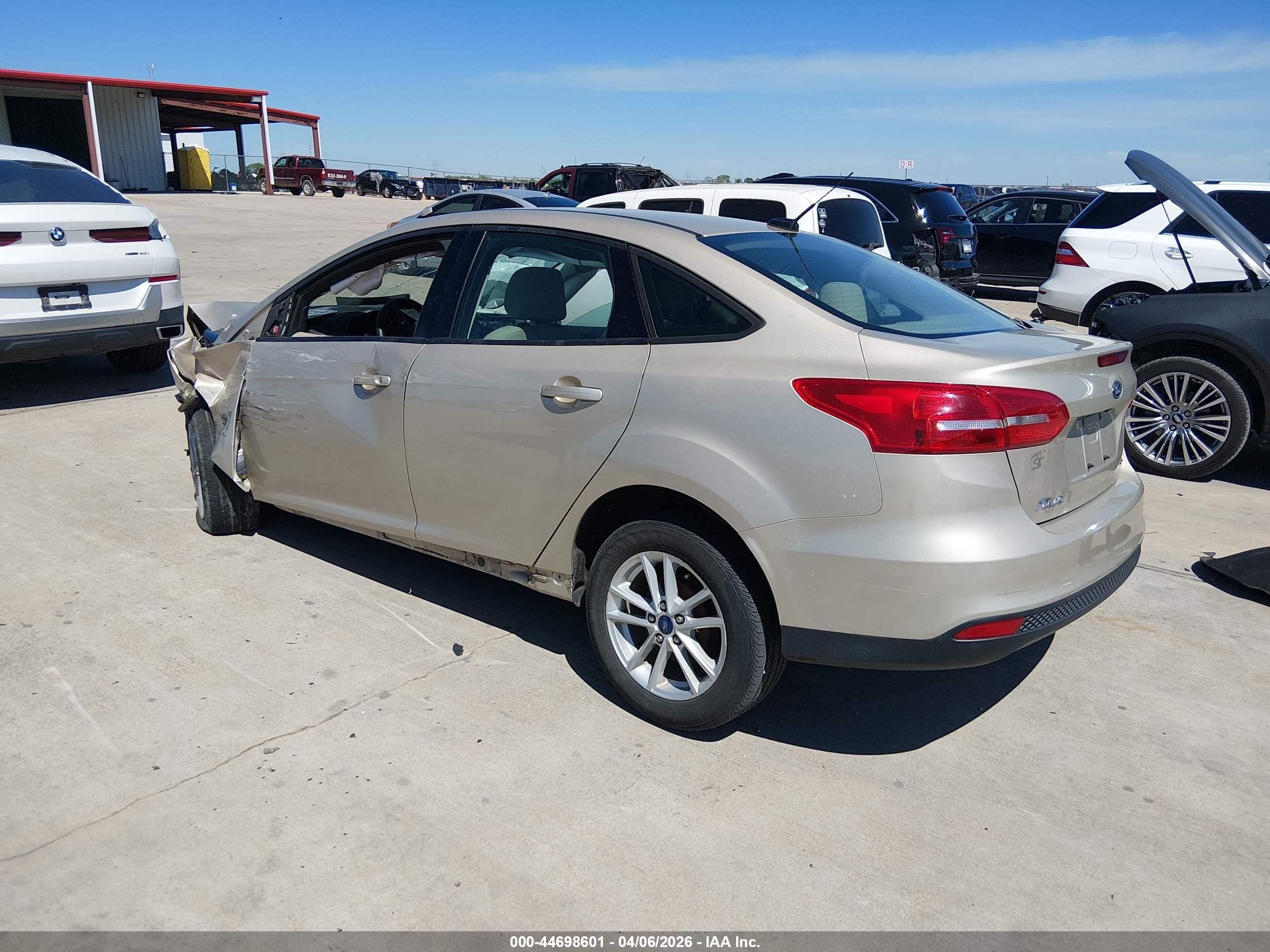 FORD FOCUS image 3