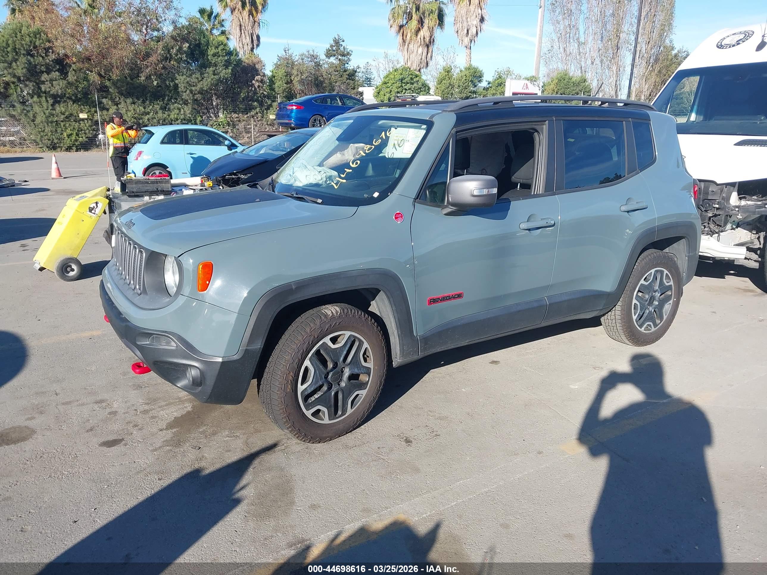 JEEP RENEGADE image 2