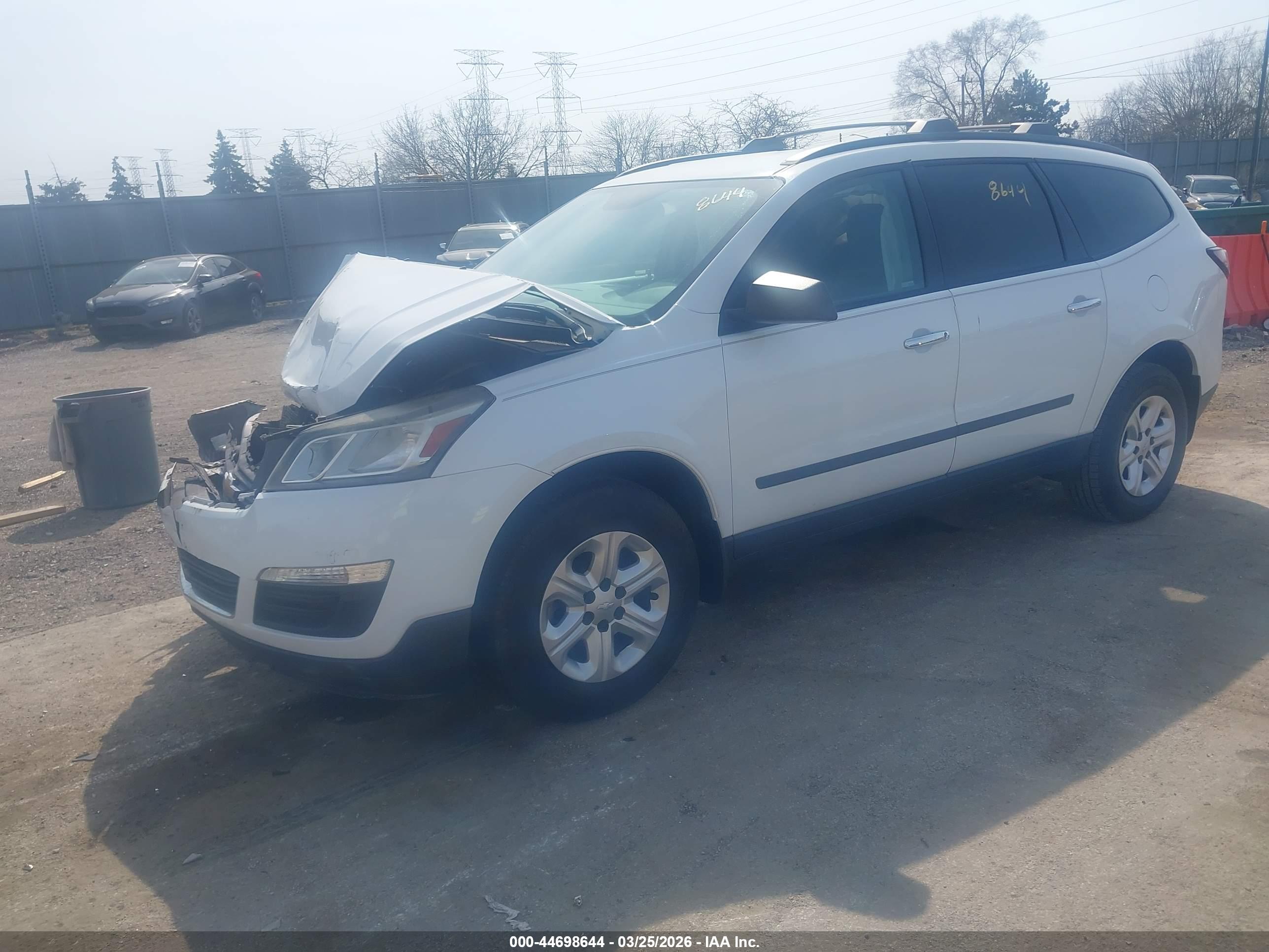 CHEVROLET TRAVERSE image 2