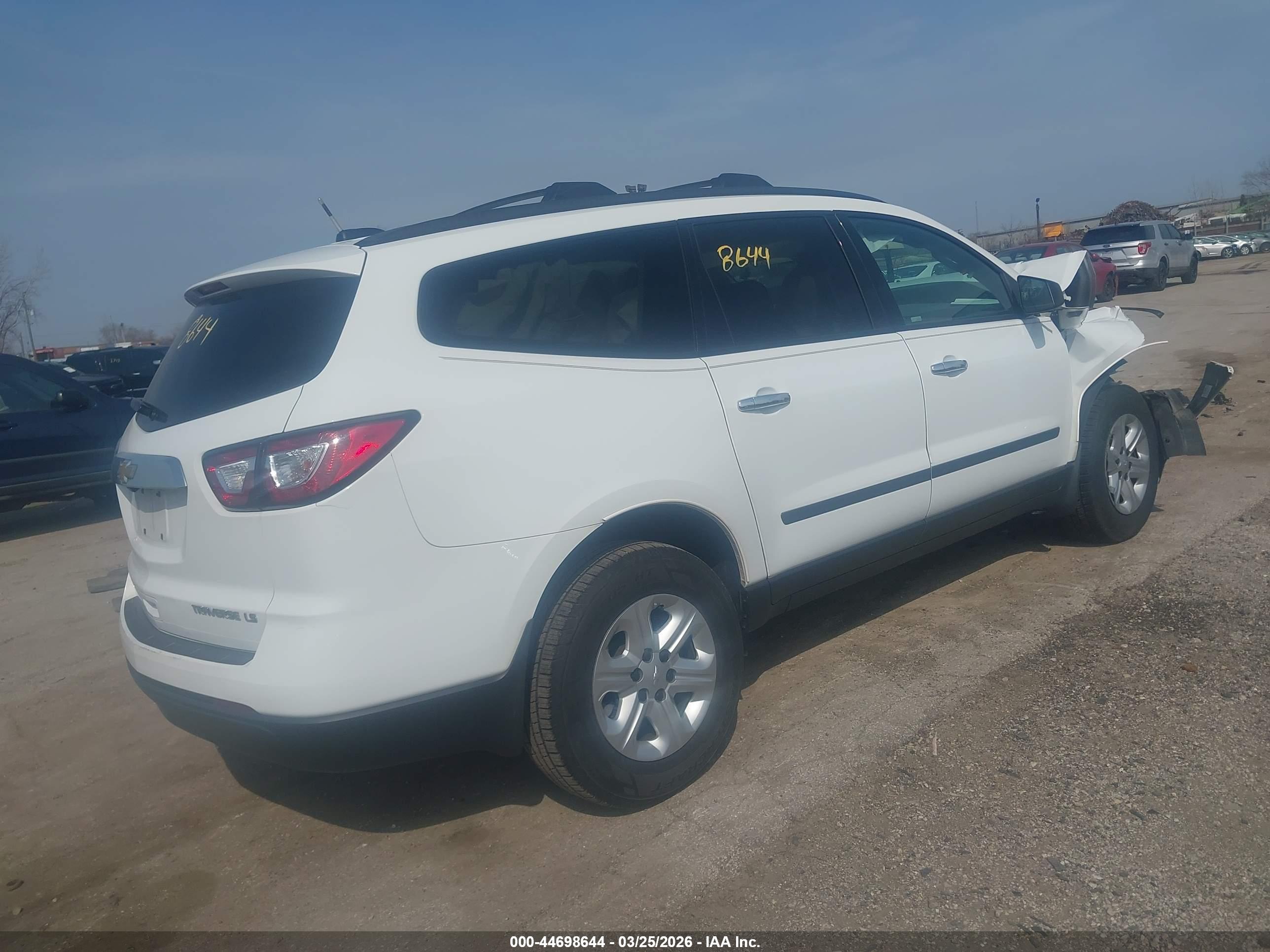 CHEVROLET TRAVERSE image 4
