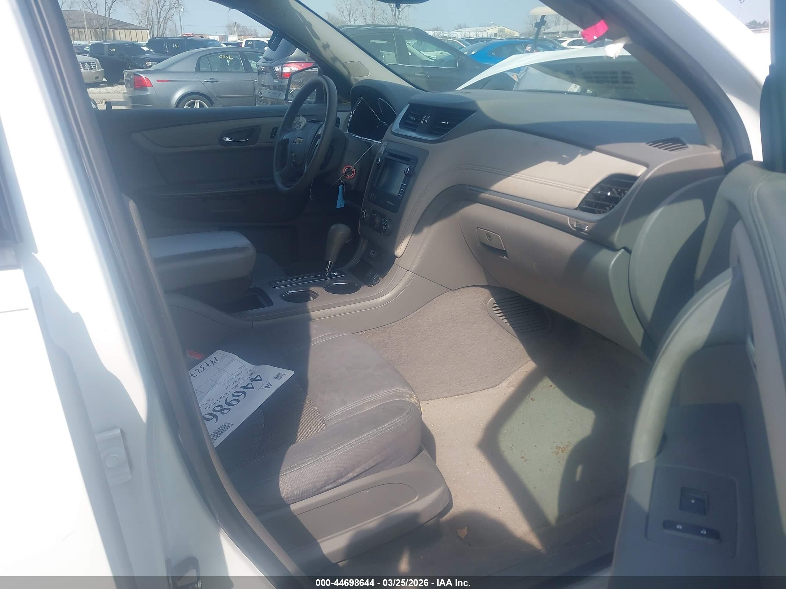 CHEVROLET TRAVERSE image 5