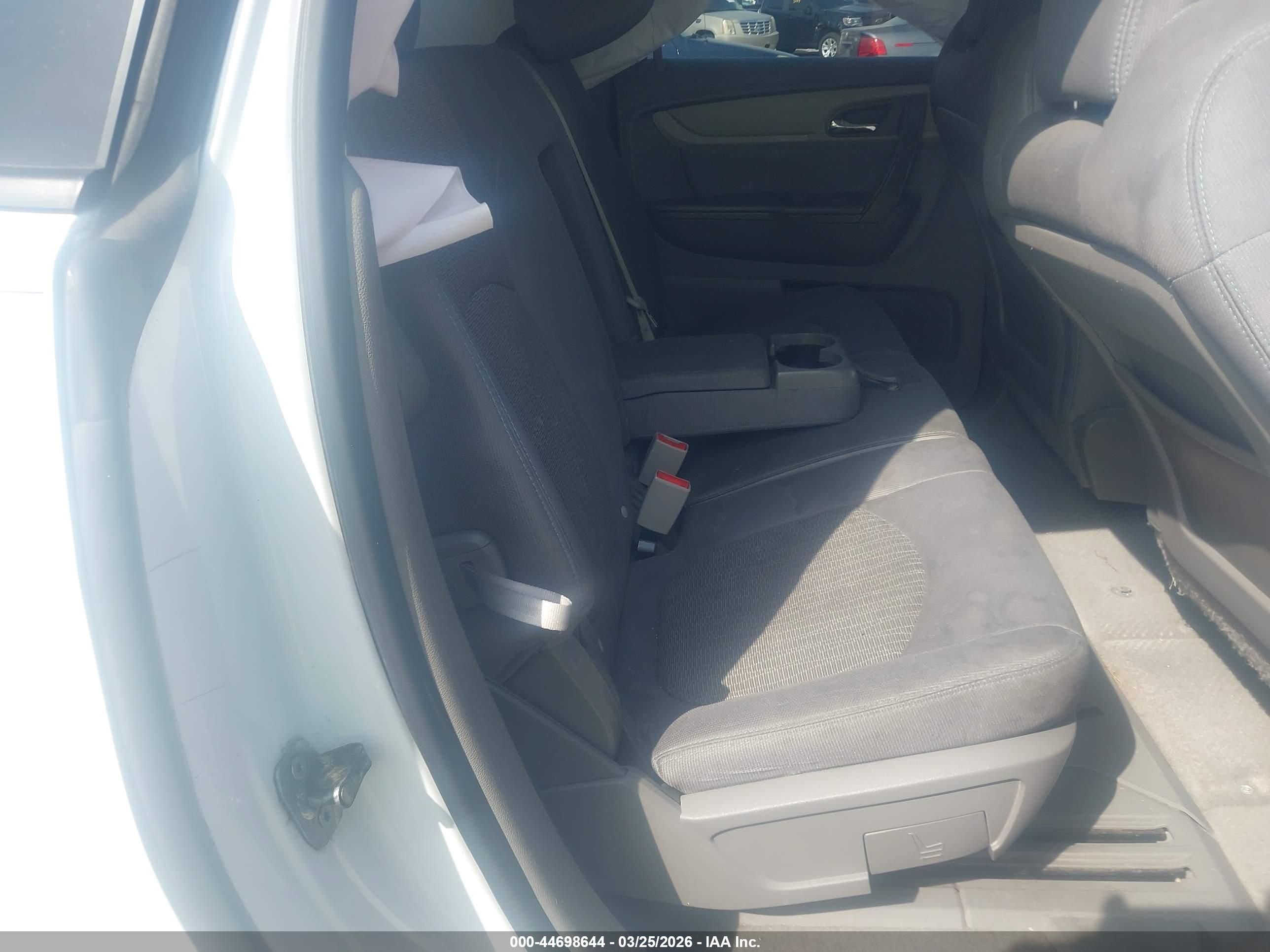 CHEVROLET TRAVERSE image 8