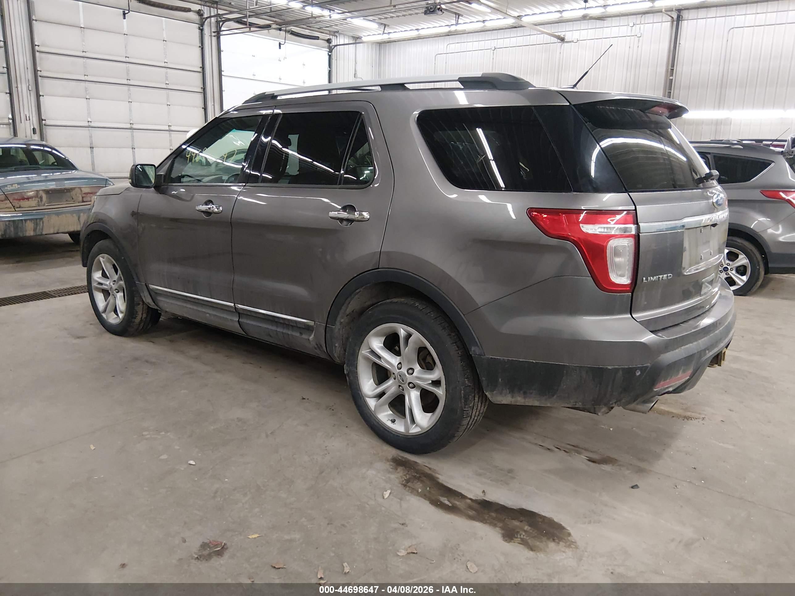 FORD EXPLORER image 3