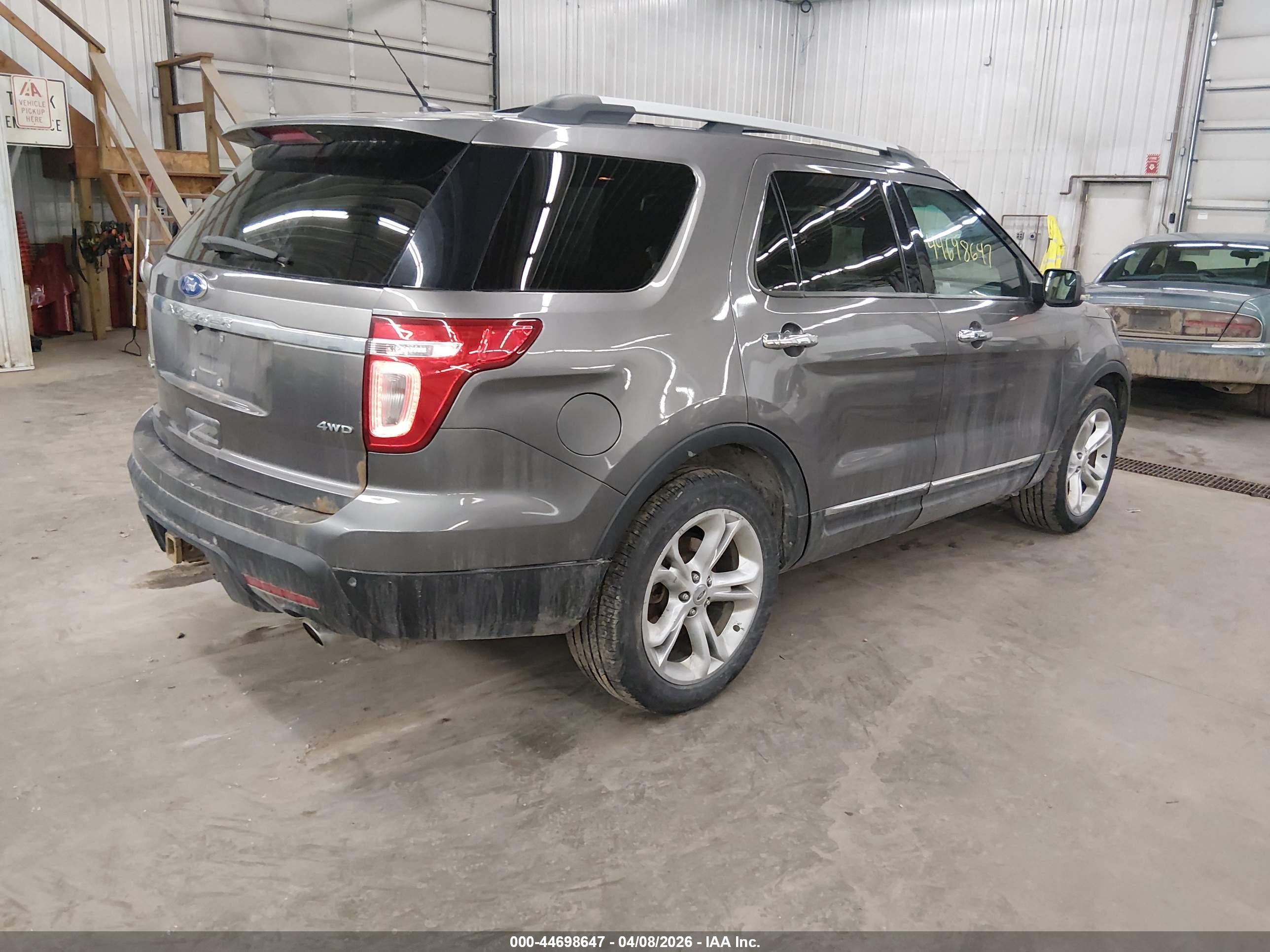 FORD EXPLORER image 4