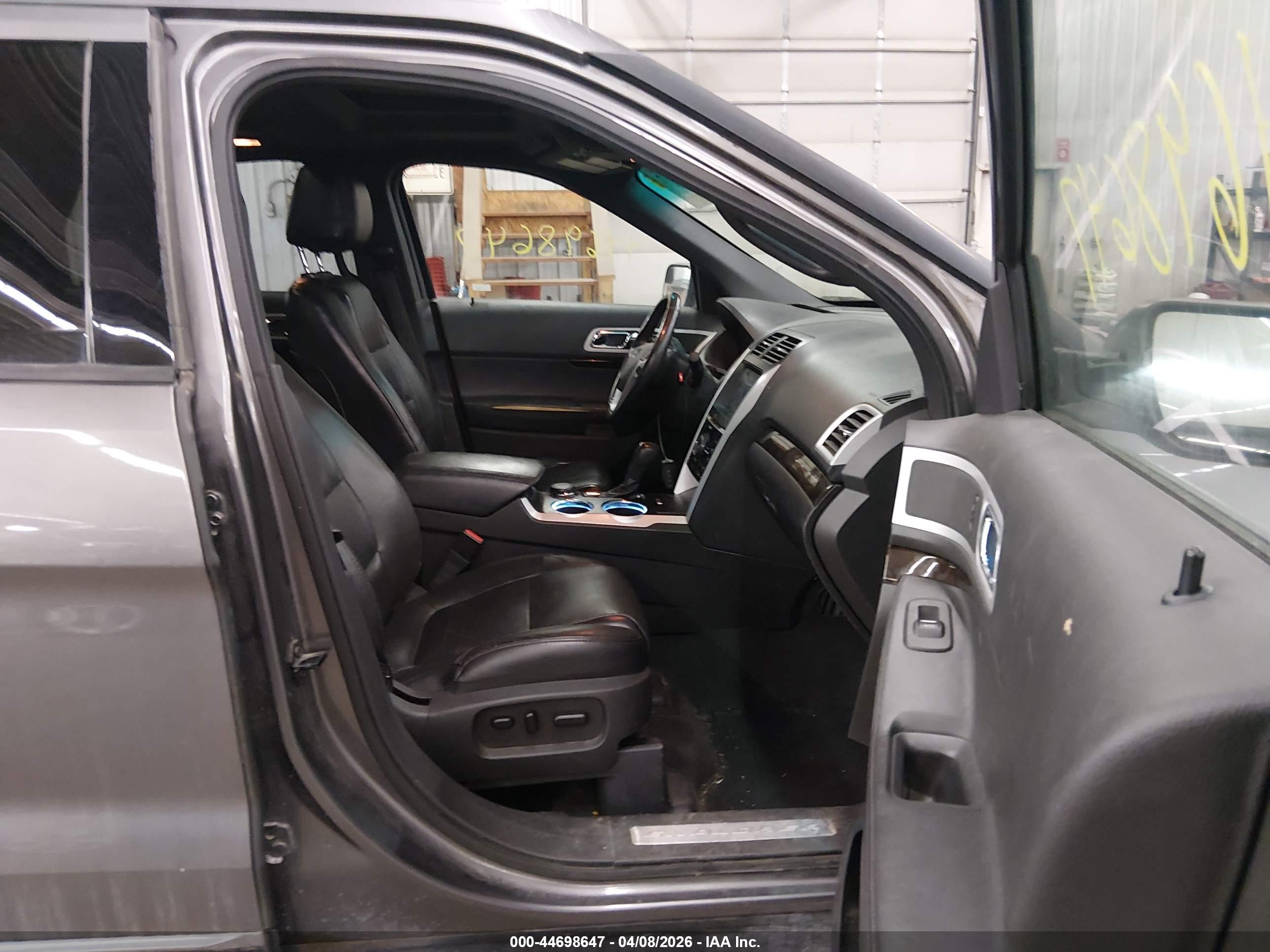 FORD EXPLORER image 5