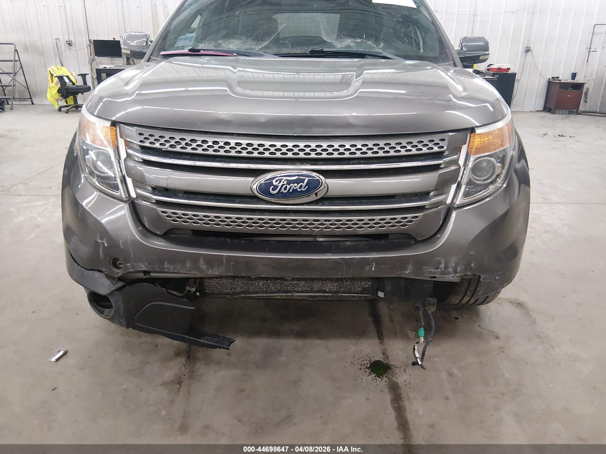 FORD EXPLORER image 6