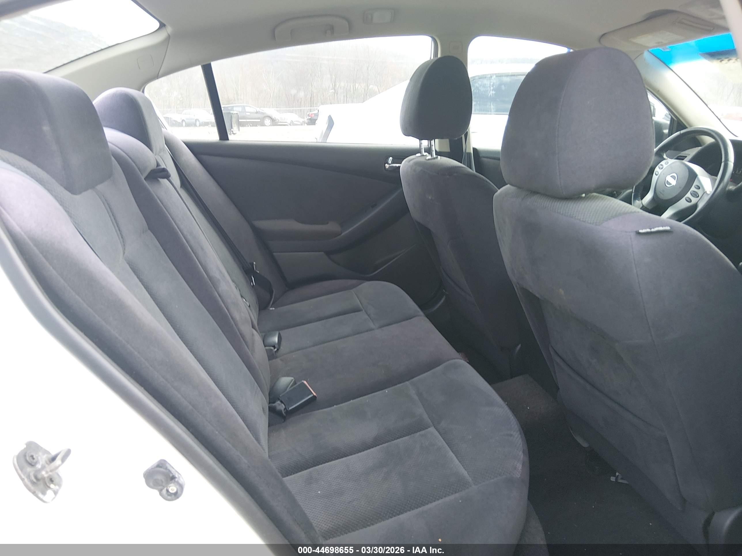 NISSAN ALTIMA image 8