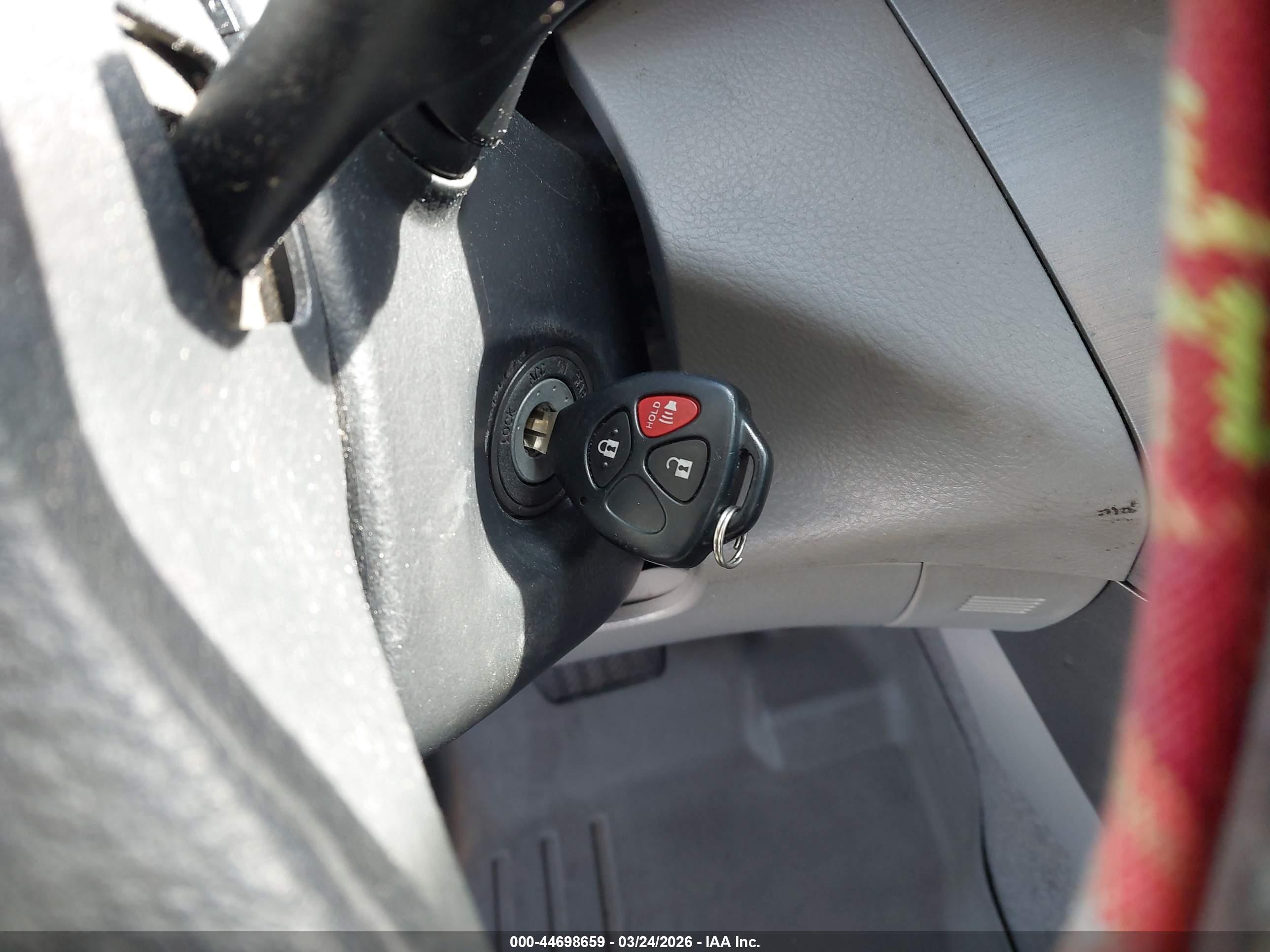 TOYOTA RAV4 image 11