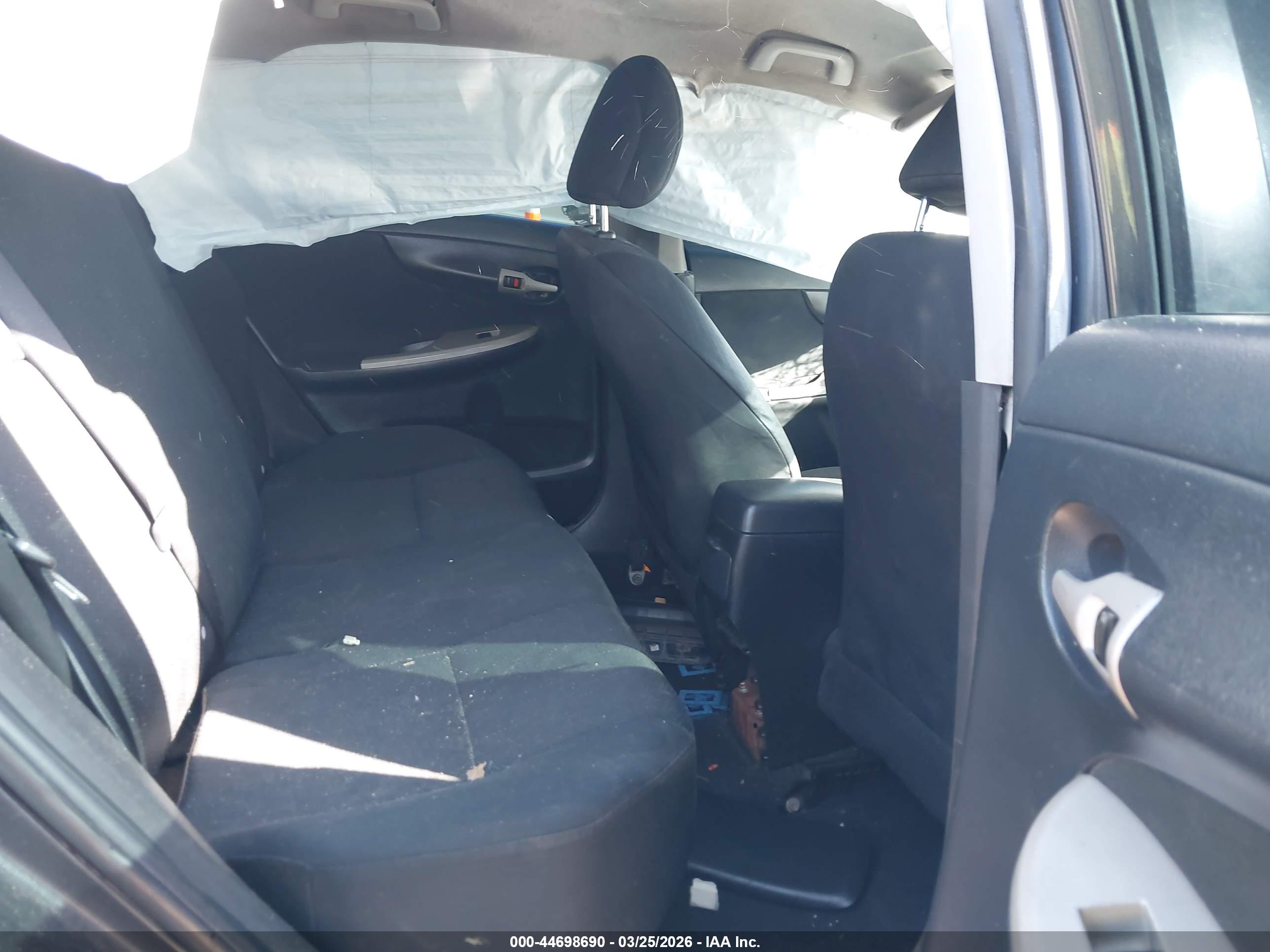 TOYOTA COROLLA image 8