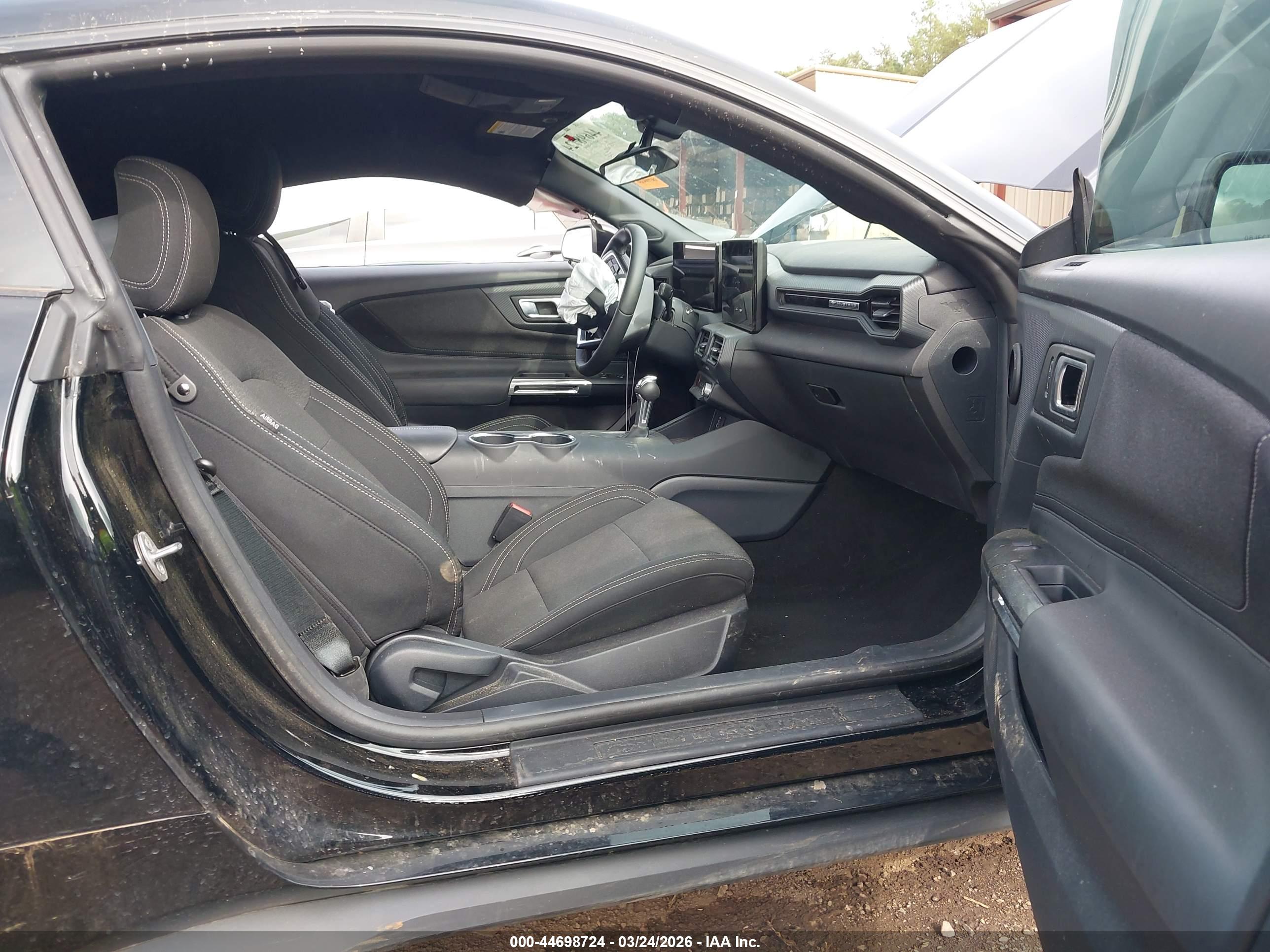 FORD MUSTANG image 5