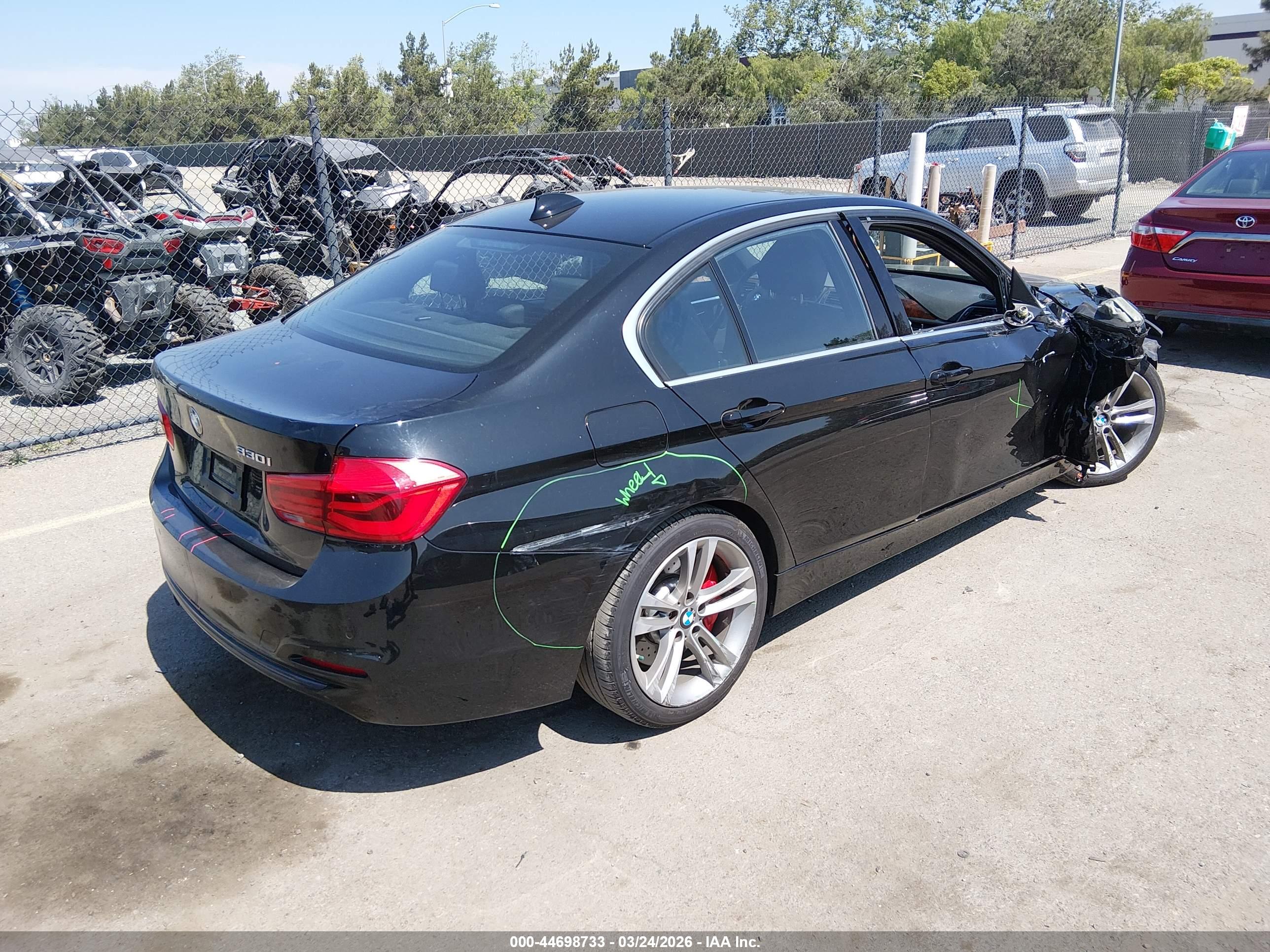 BMW 330I image 4