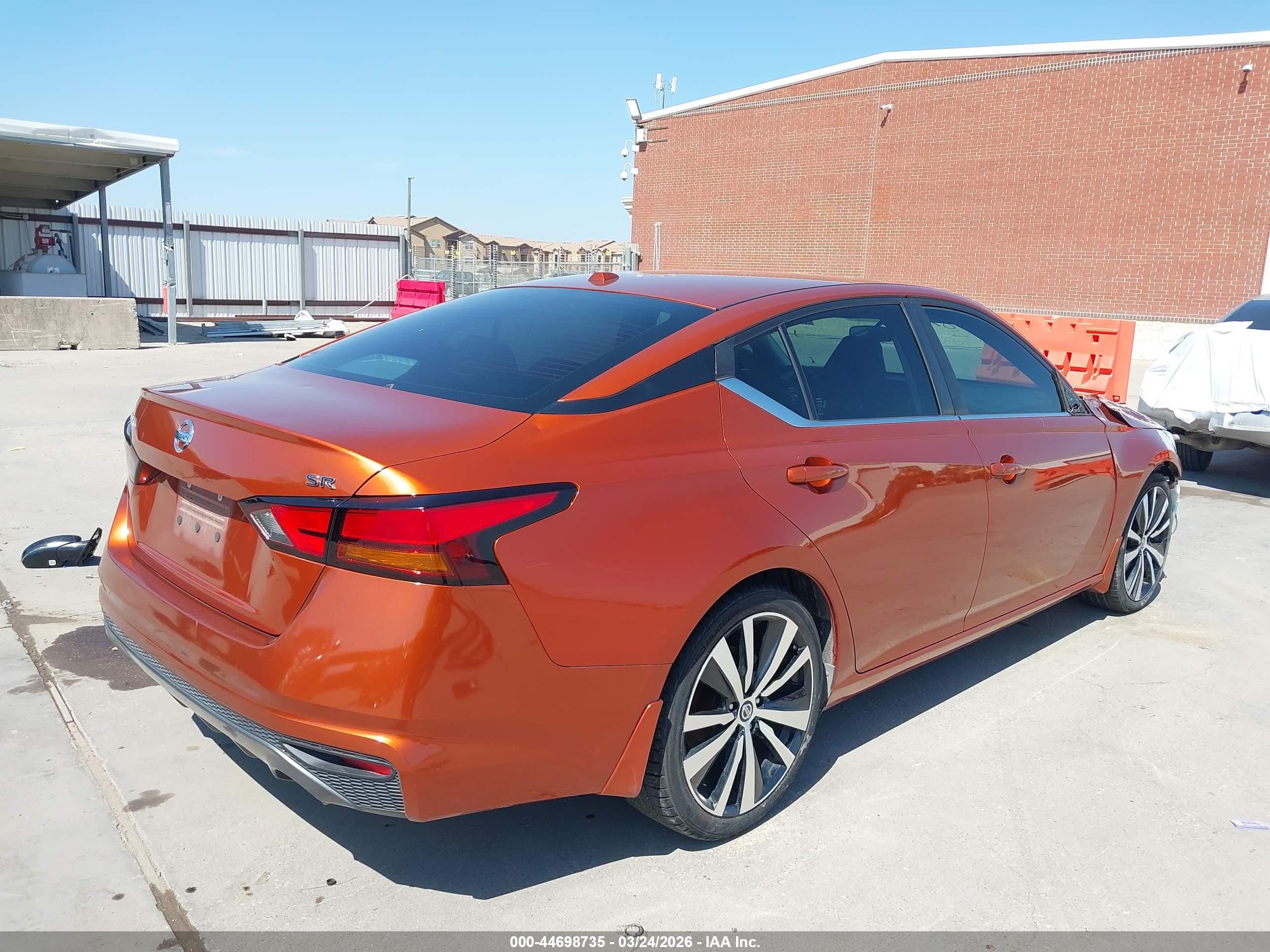 NISSAN ALTIMA image 4