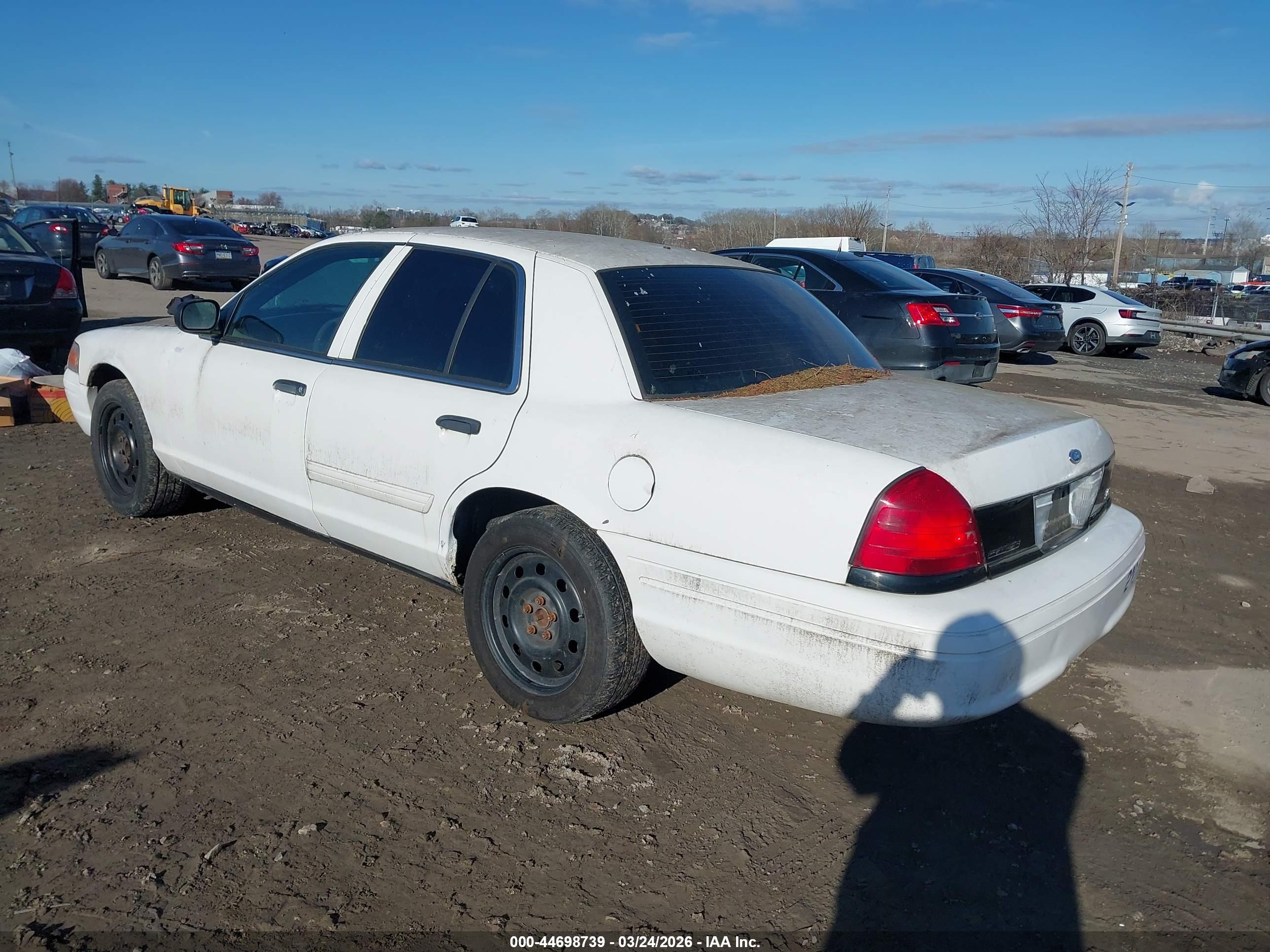 FORD CROWN image 3