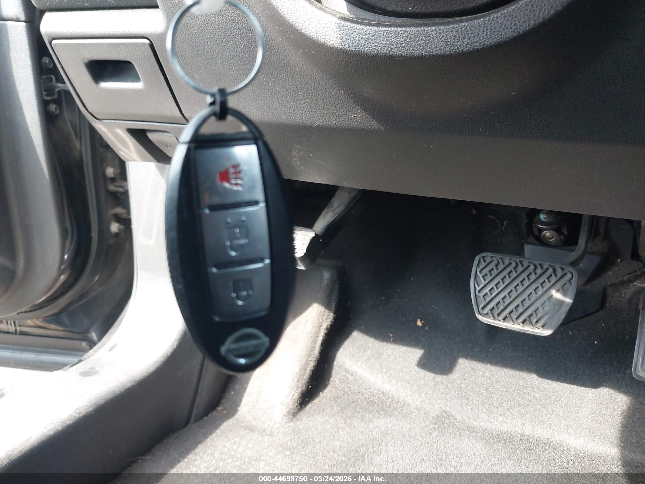 NISSAN ROGUE image 11