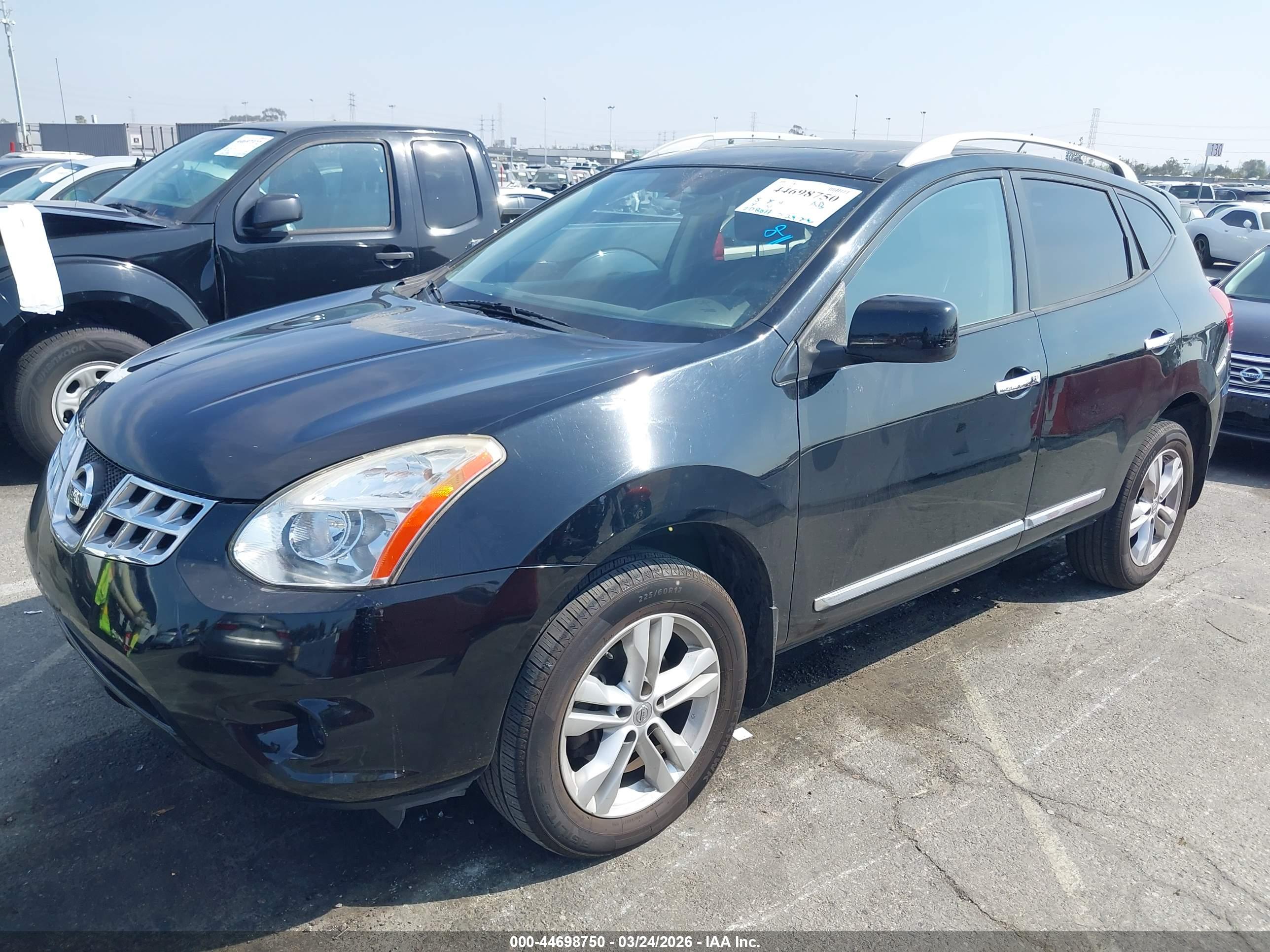 NISSAN ROGUE image 2