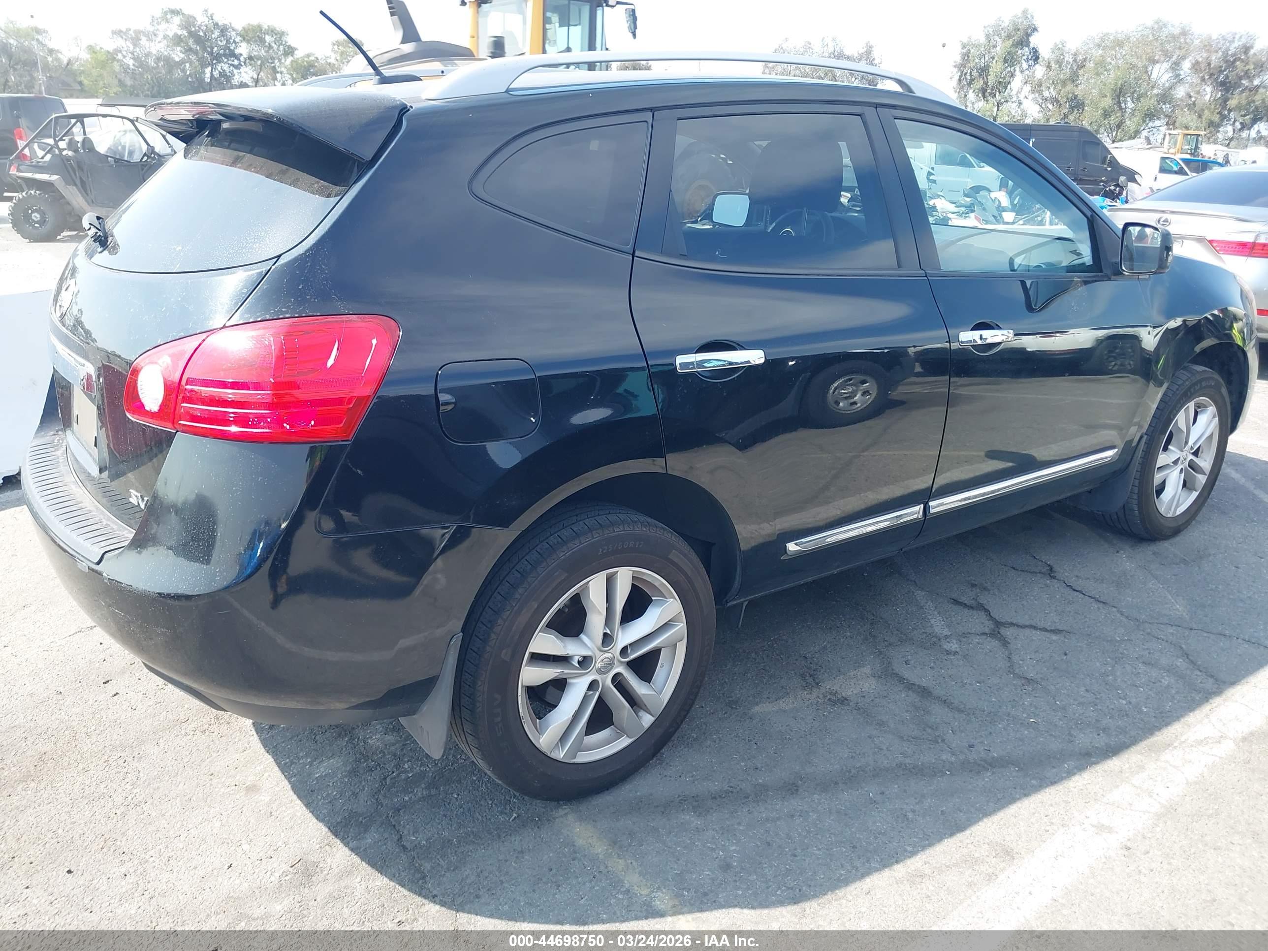 NISSAN ROGUE image 4