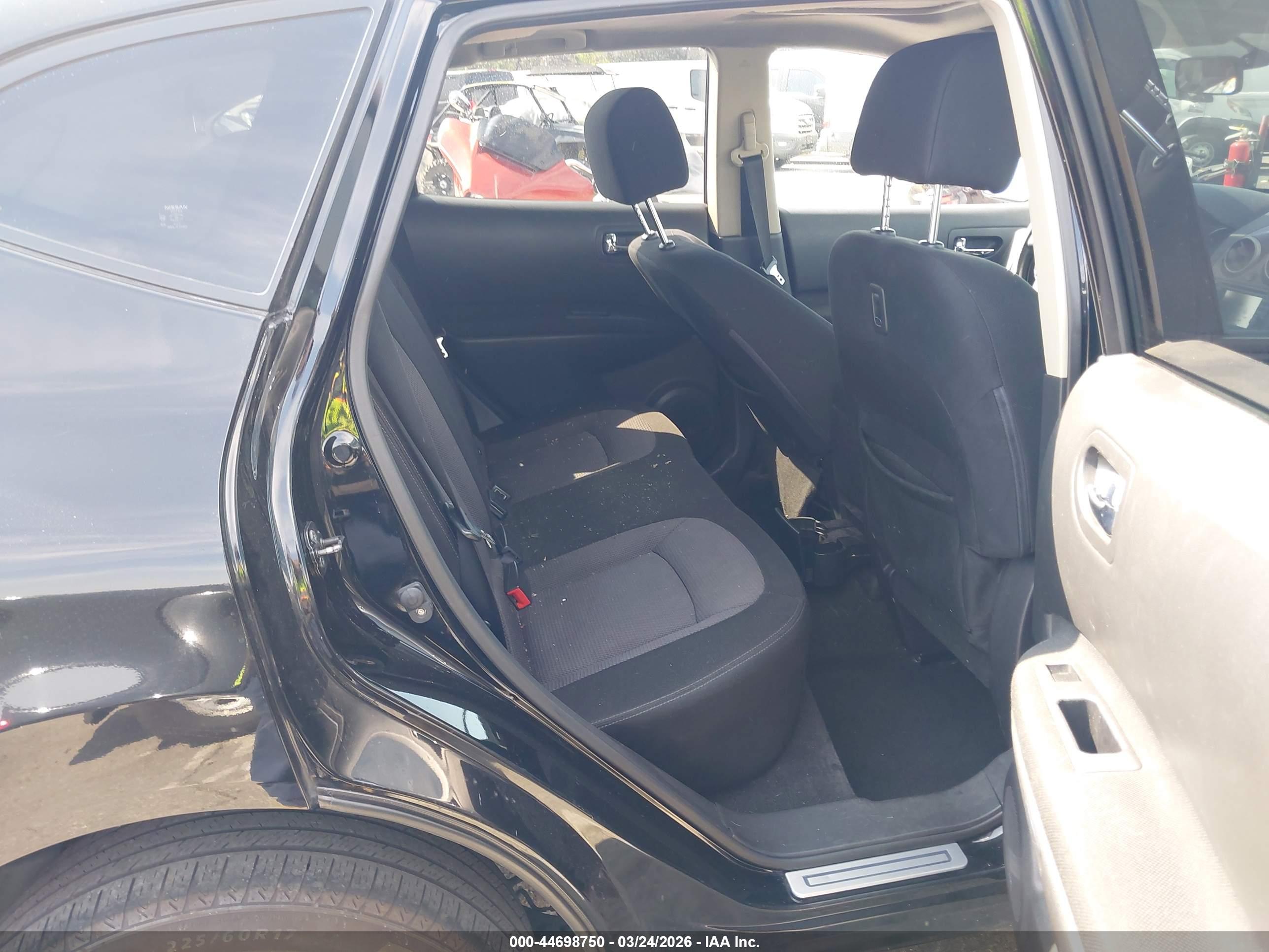 NISSAN ROGUE image 8