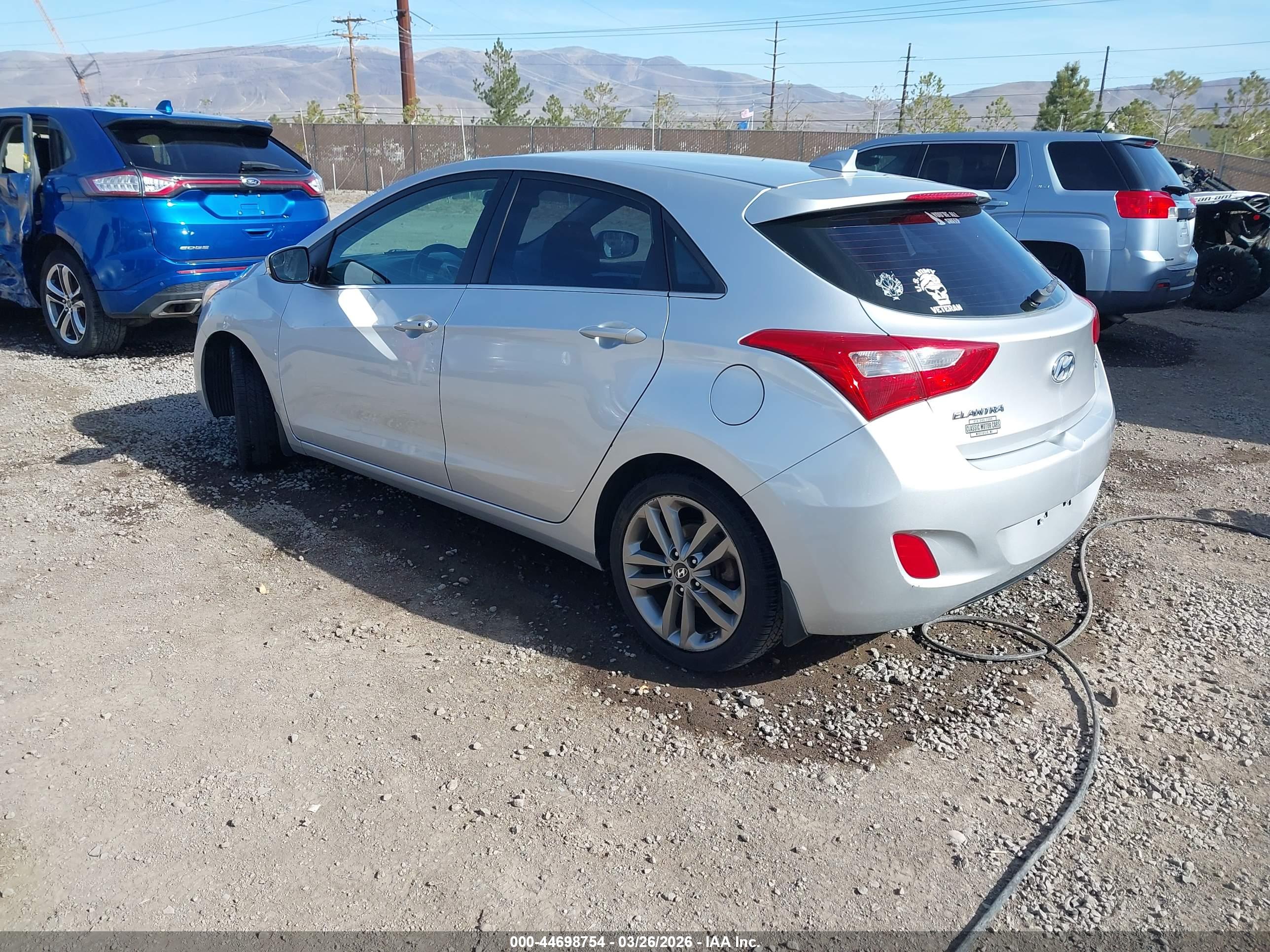 HYUNDAI ELANTRA image 3